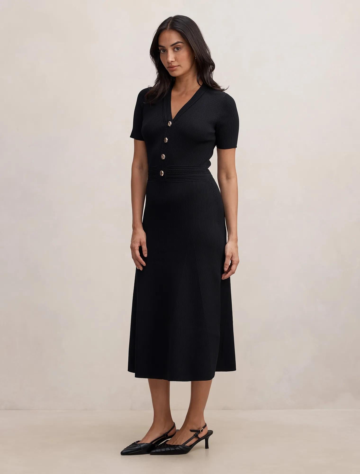 Niki V-Neck Stitch Knit Dress Black
