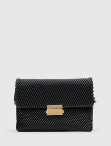 Philippa Pleat Shoulder Bag Black_mannequin