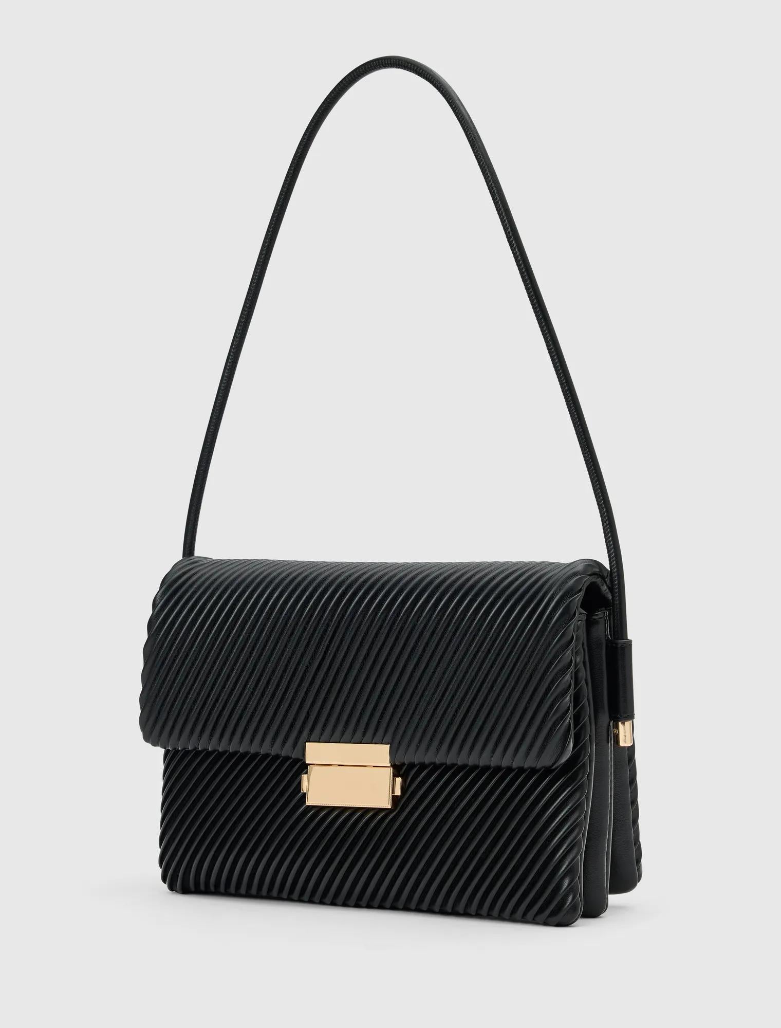 Philippa Pleat Shoulder Bag Black_mannequin