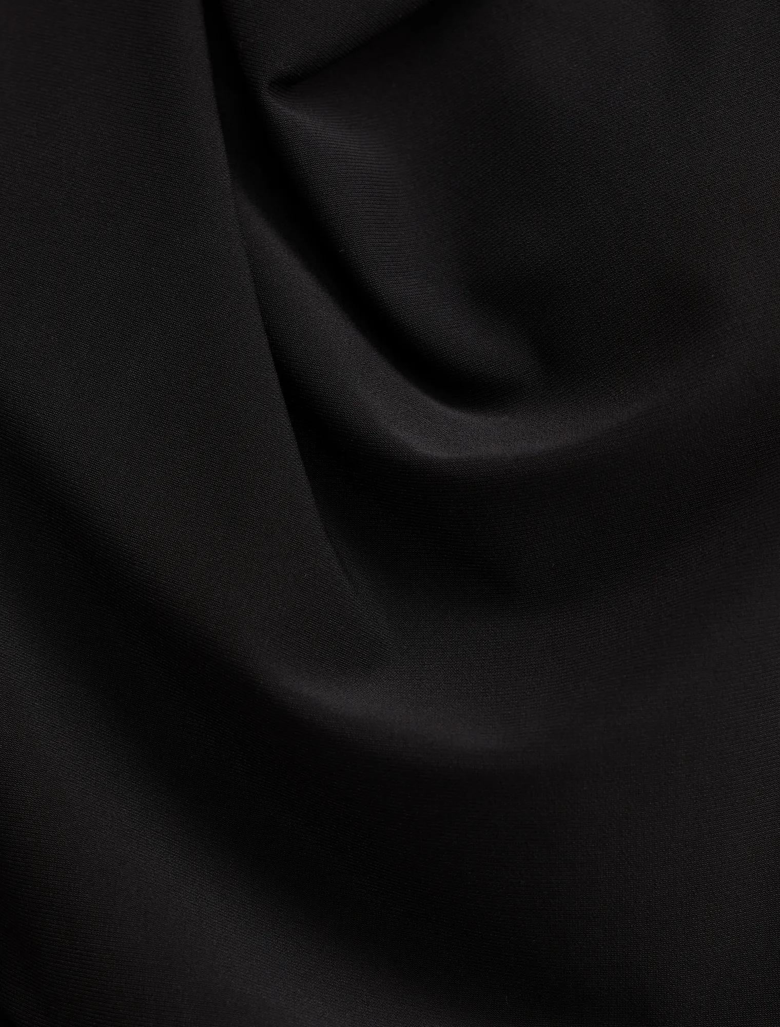 30538605