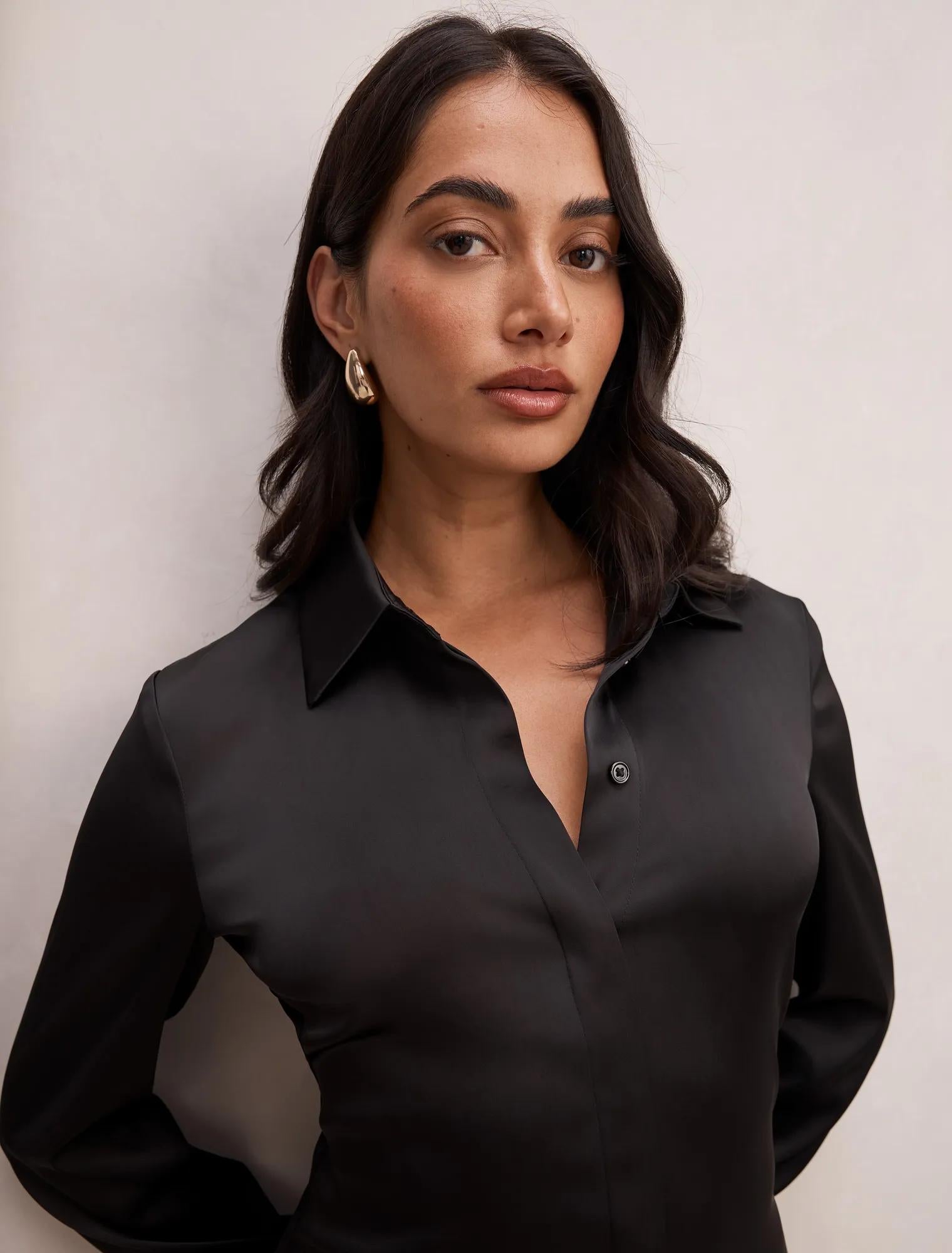 Gigi Fitted Cuffed Shirt Black