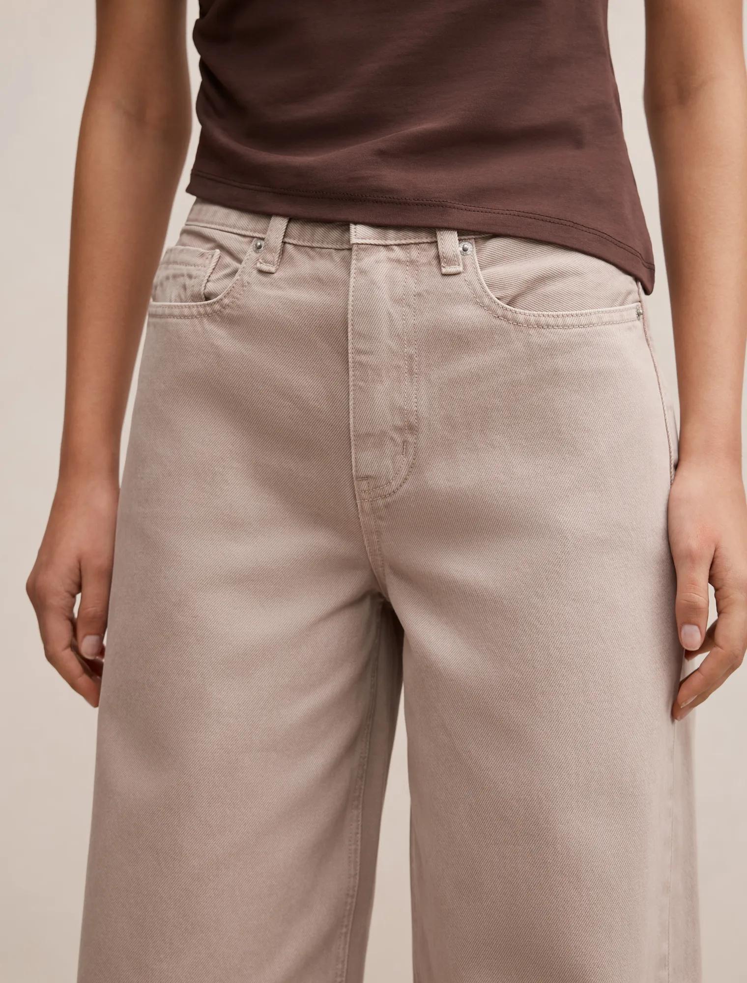 30542703