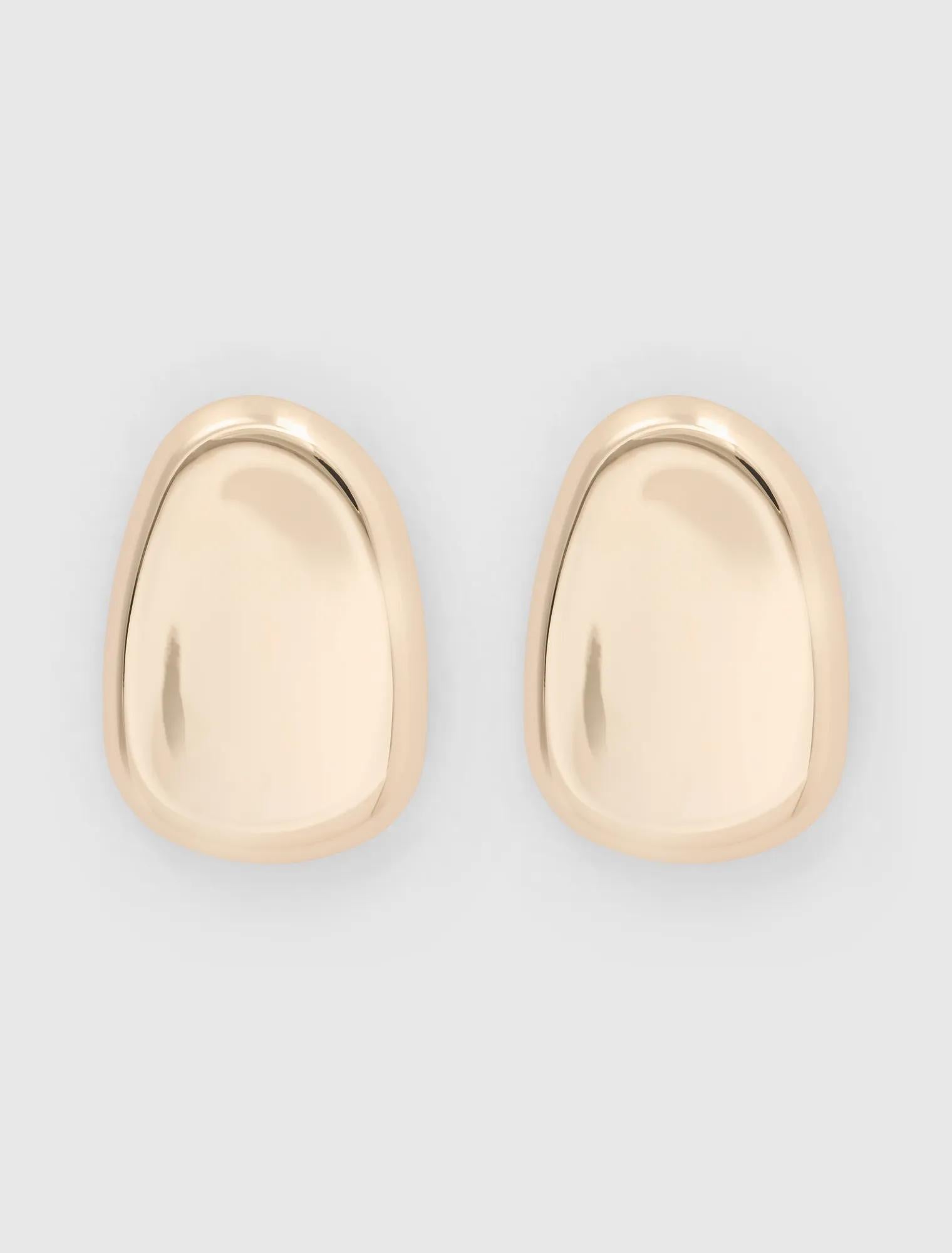 Signature Dolly Stud Gold_mannequin