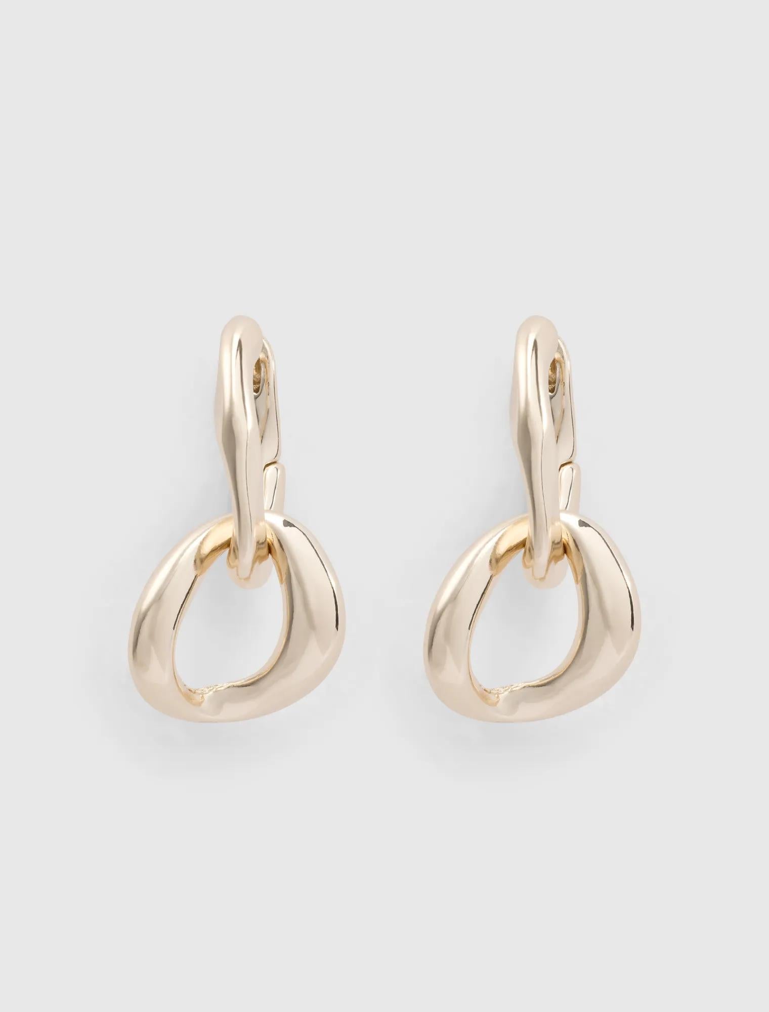 Signature Connor Waterproof Chain Earrings Gold_mannequin