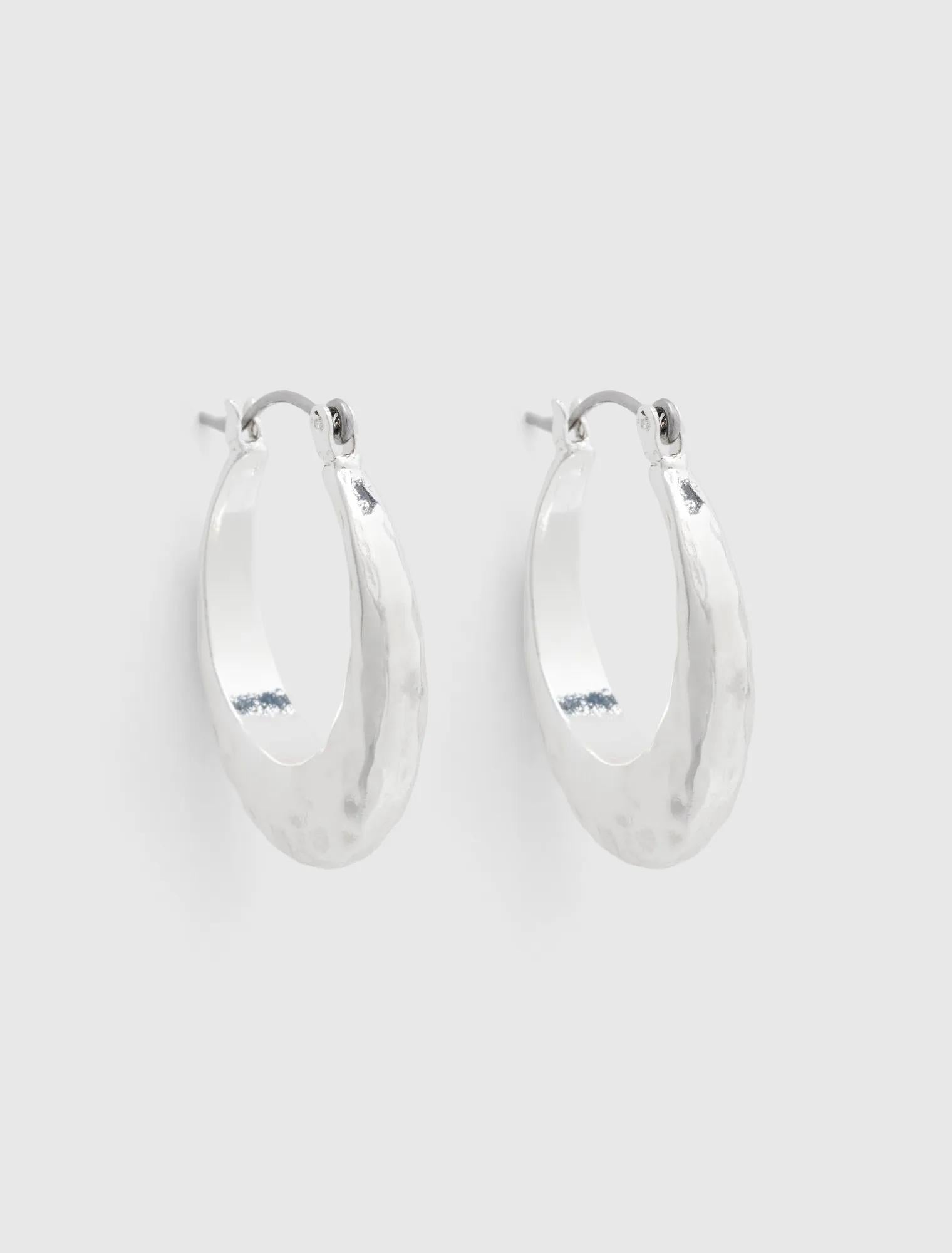 Tilly Texture Hoop Earrings Silver_mannequin