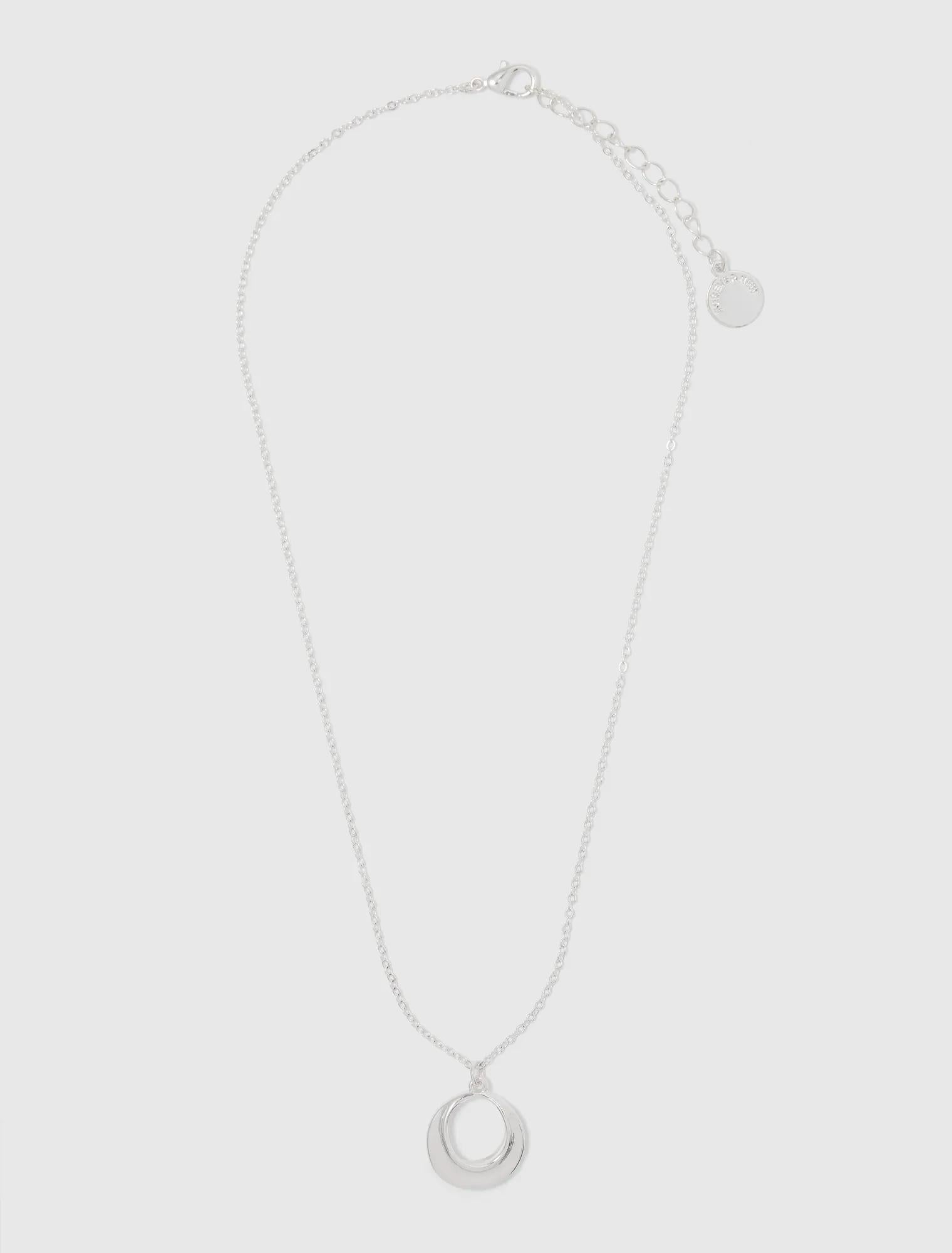 Cindy Circle Necklace Silver_mannequin