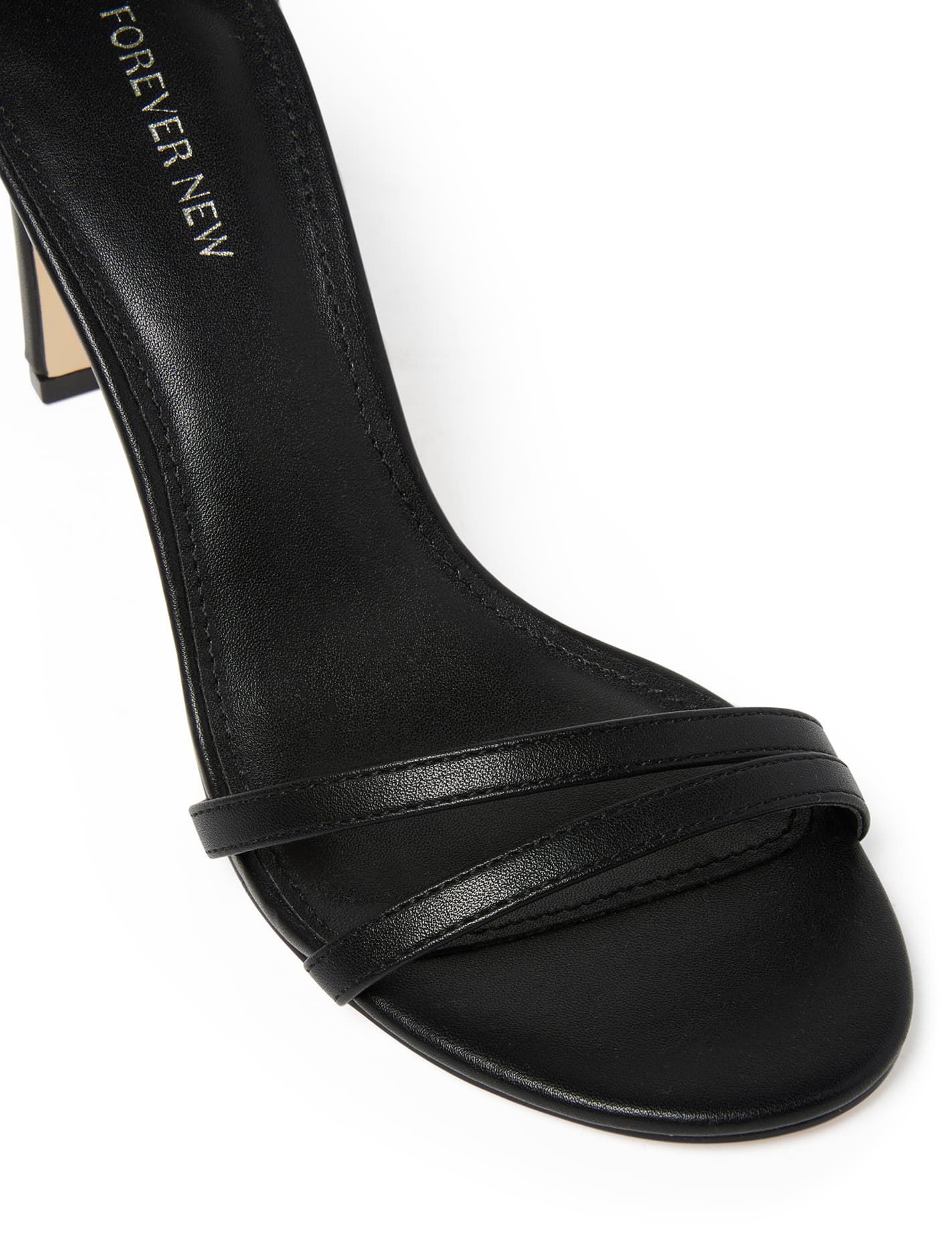 Nina Block Heels Black_mannequin