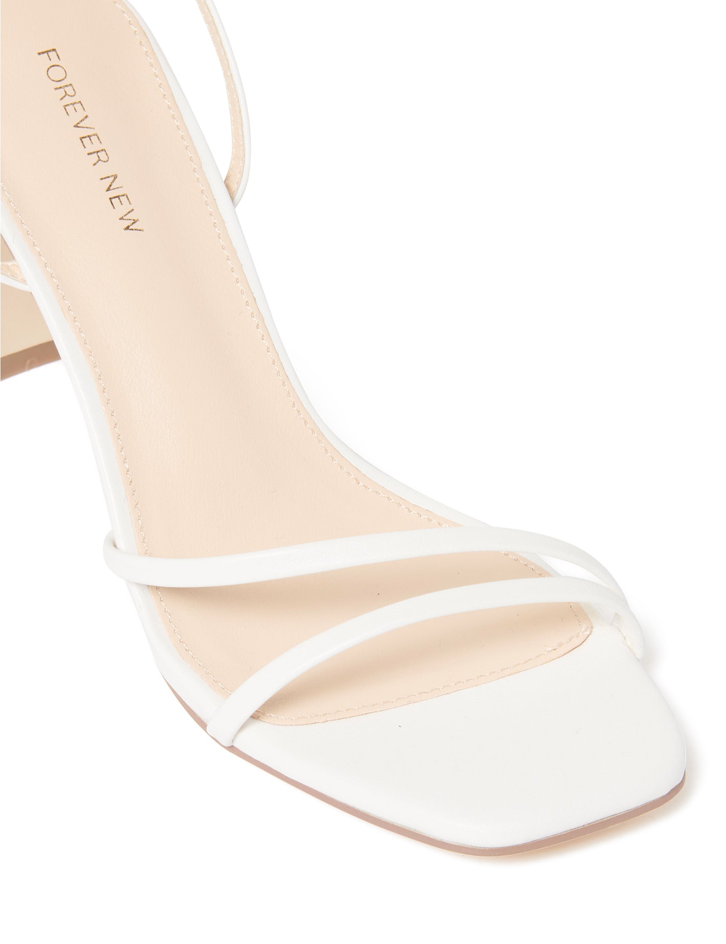 Carrie Block Heel White_mannequin