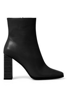 27524301_mannequin