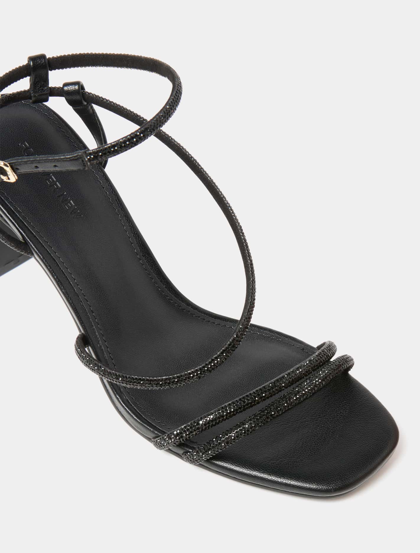 Mila Diamante Heels Black_mannequin