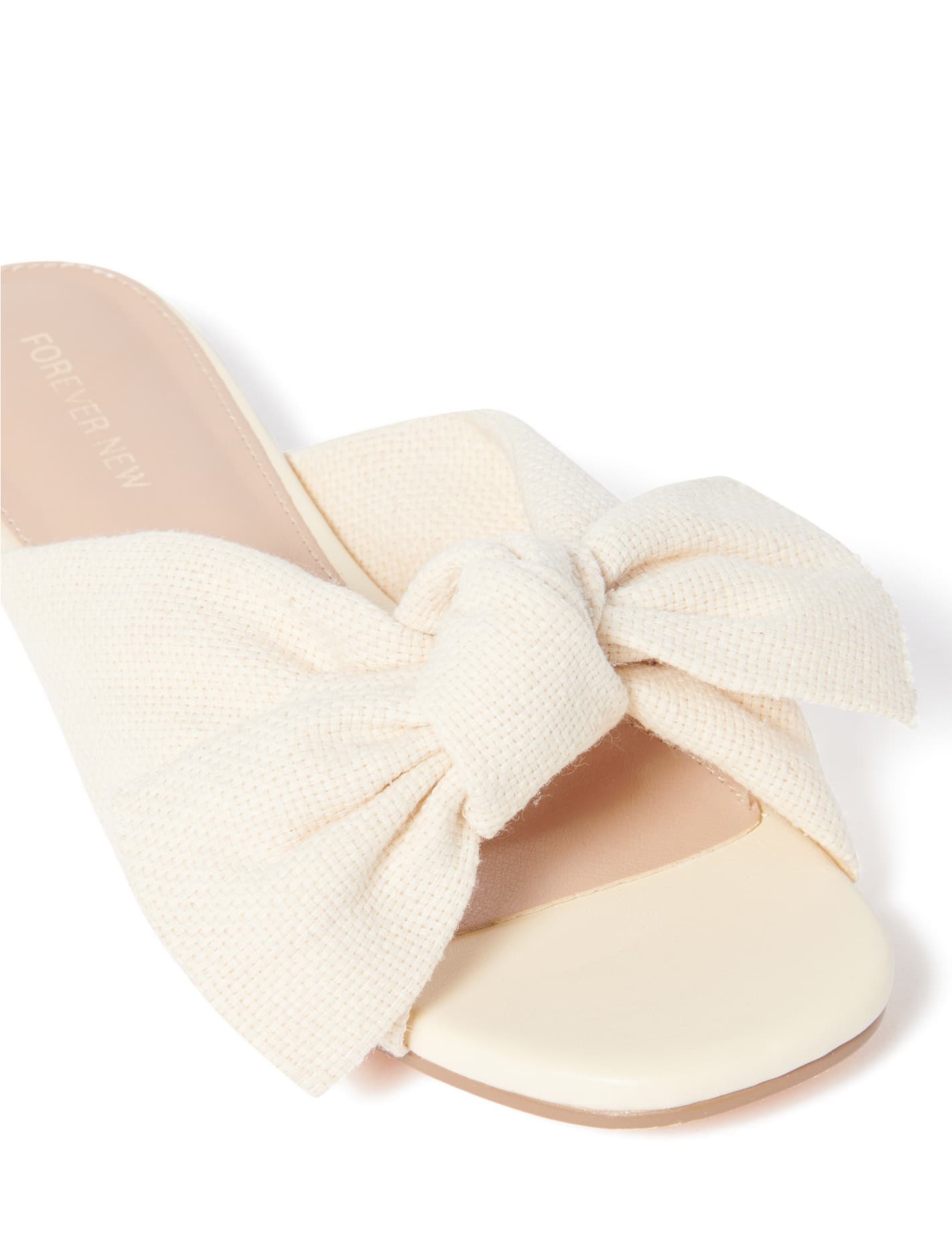 Jordan Knot Linen Slide Off White_mannequin