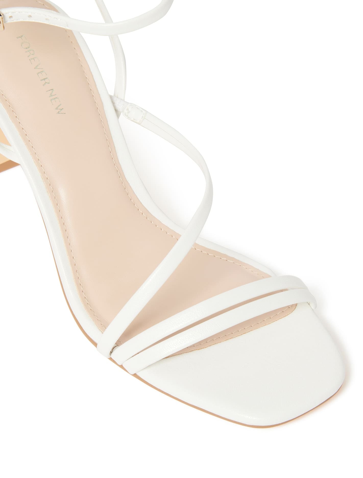 Vanessa Thin Block Heel White_mannequin