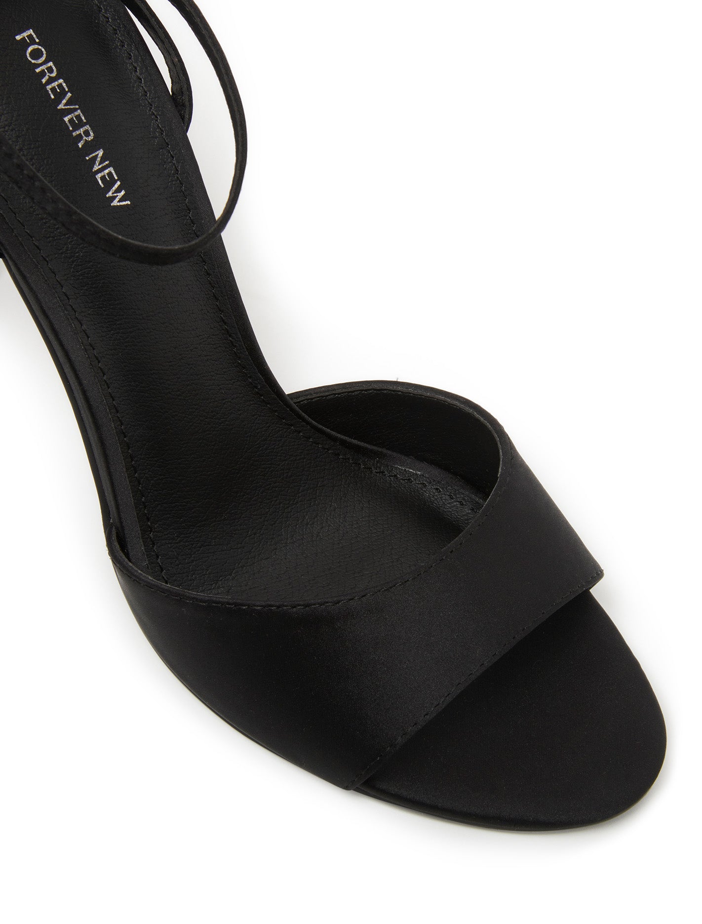 Izzy Rosette Heel Black_mannequin