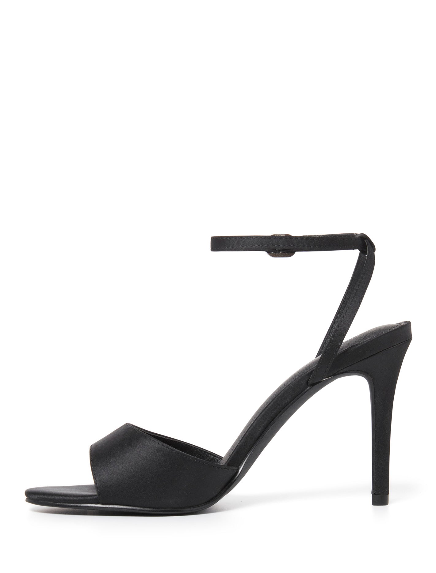 Izzy Rosette Heel Black_mannequin