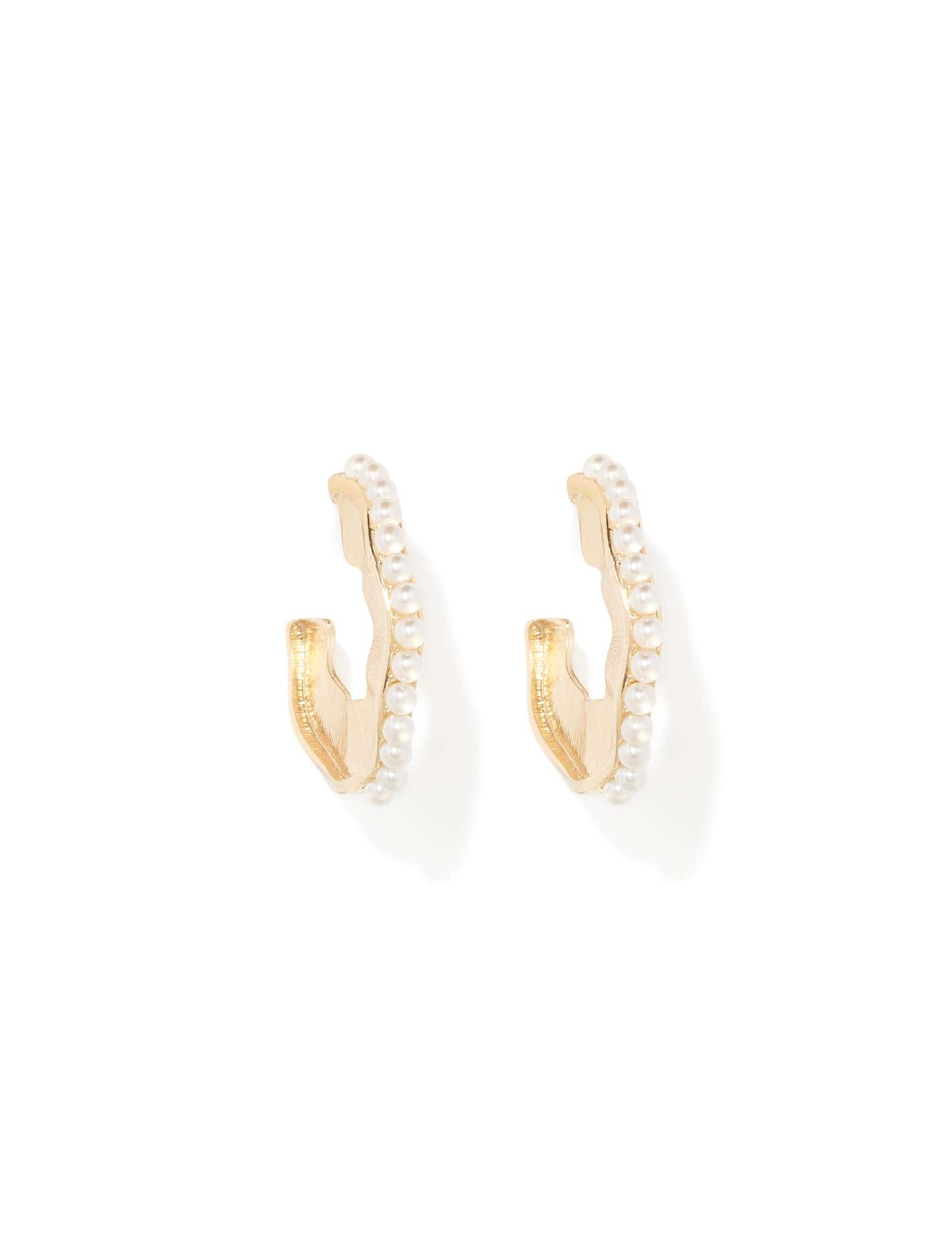 Signature Hailee Wavy Pearl Hoop Pearl & Gold_mannequin