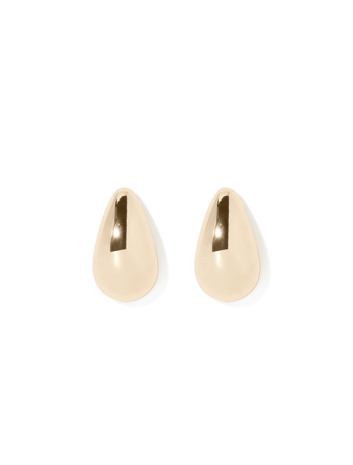 Signature Arli Chubby Gold Hoop_mannequin