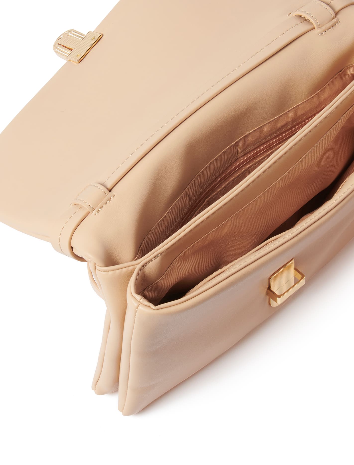Sara Soft Lock Bag Beige_mannequin