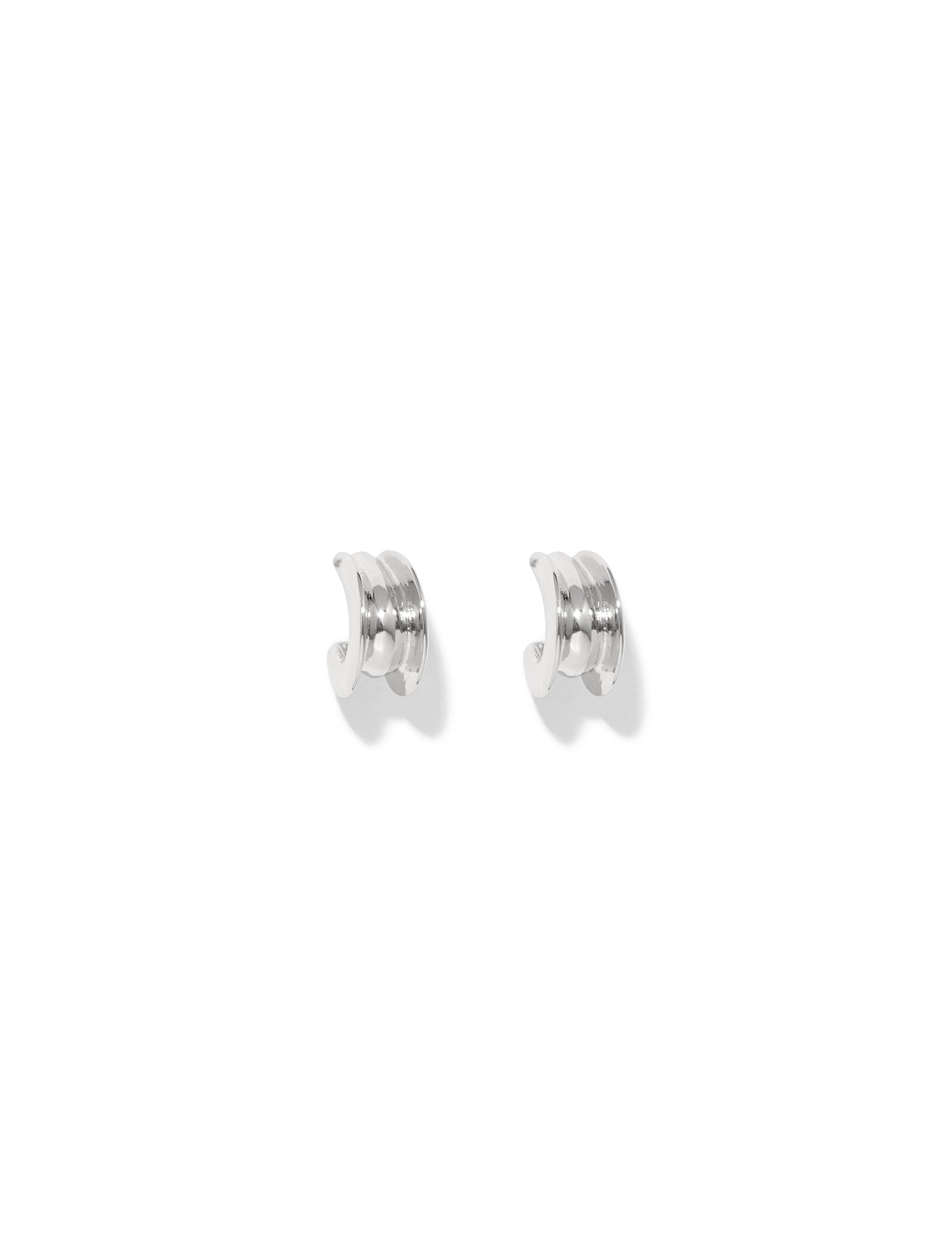 Signature Holly Hoop Panel Earring Silver_mannequin