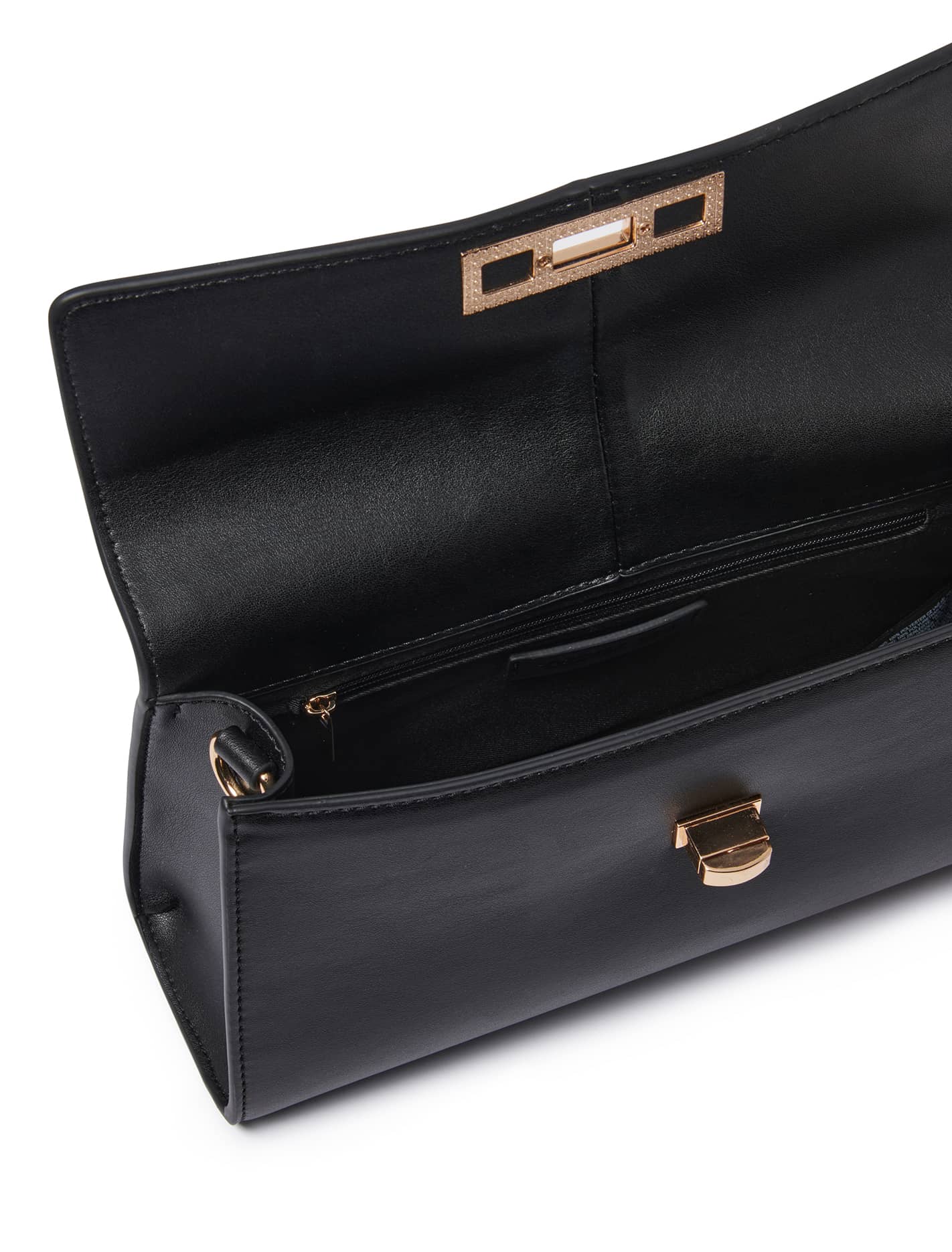 Margot Chain Clutch Black_mannequin