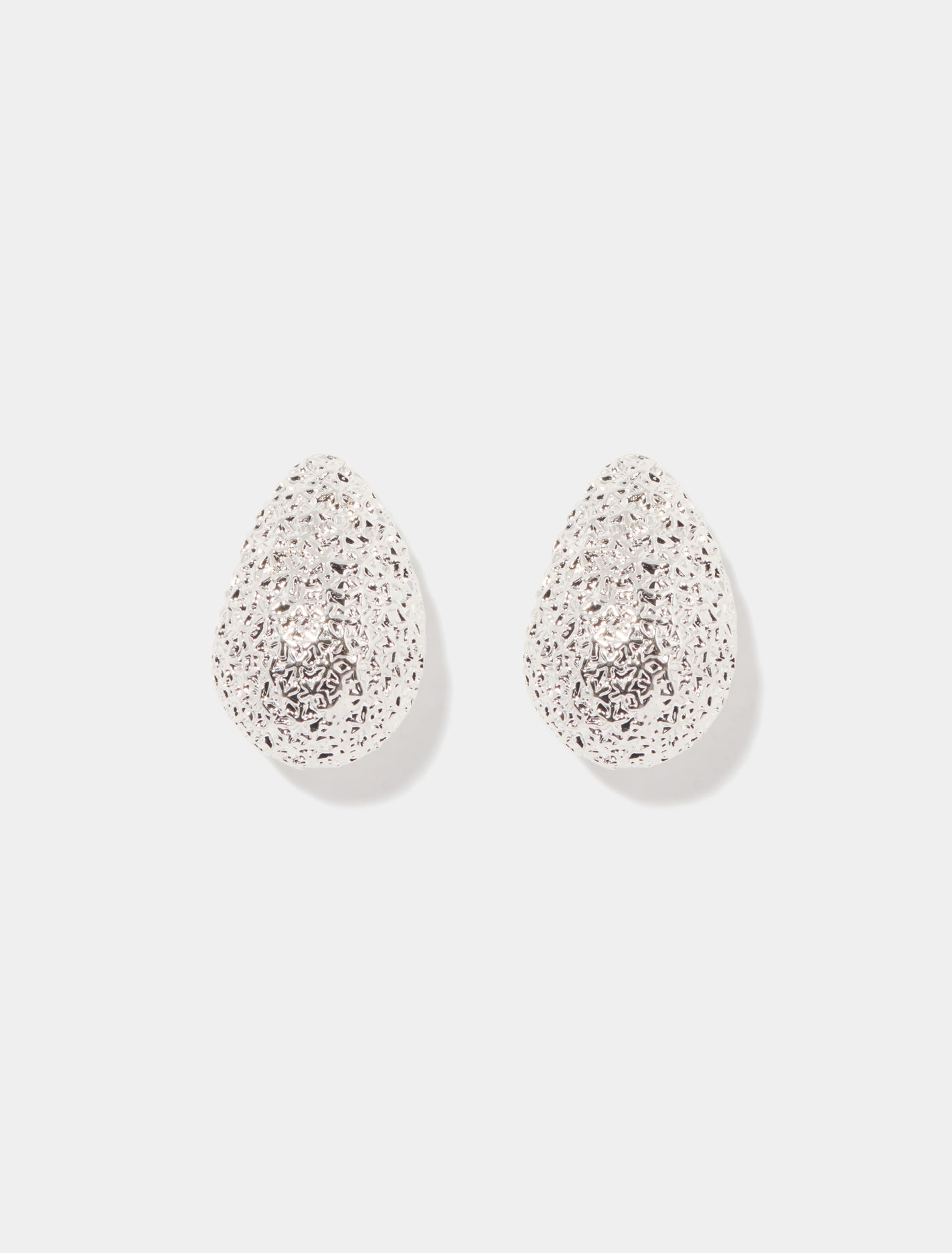 Tori Textured Droplet Earring Silver_mannequin