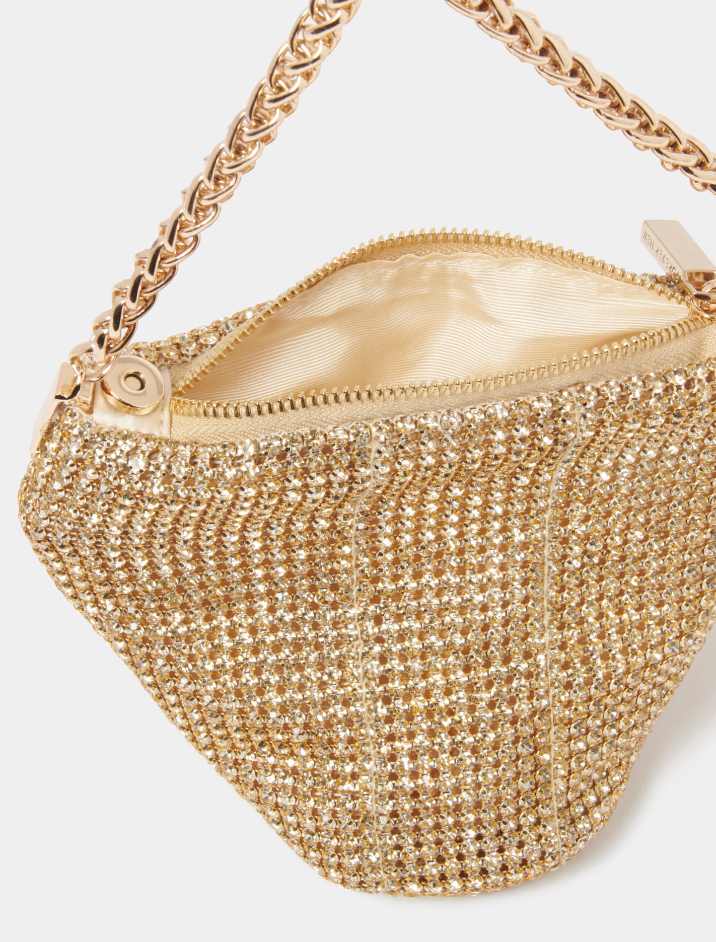 Cleo Chain Strap Pouch Gold_mannequin