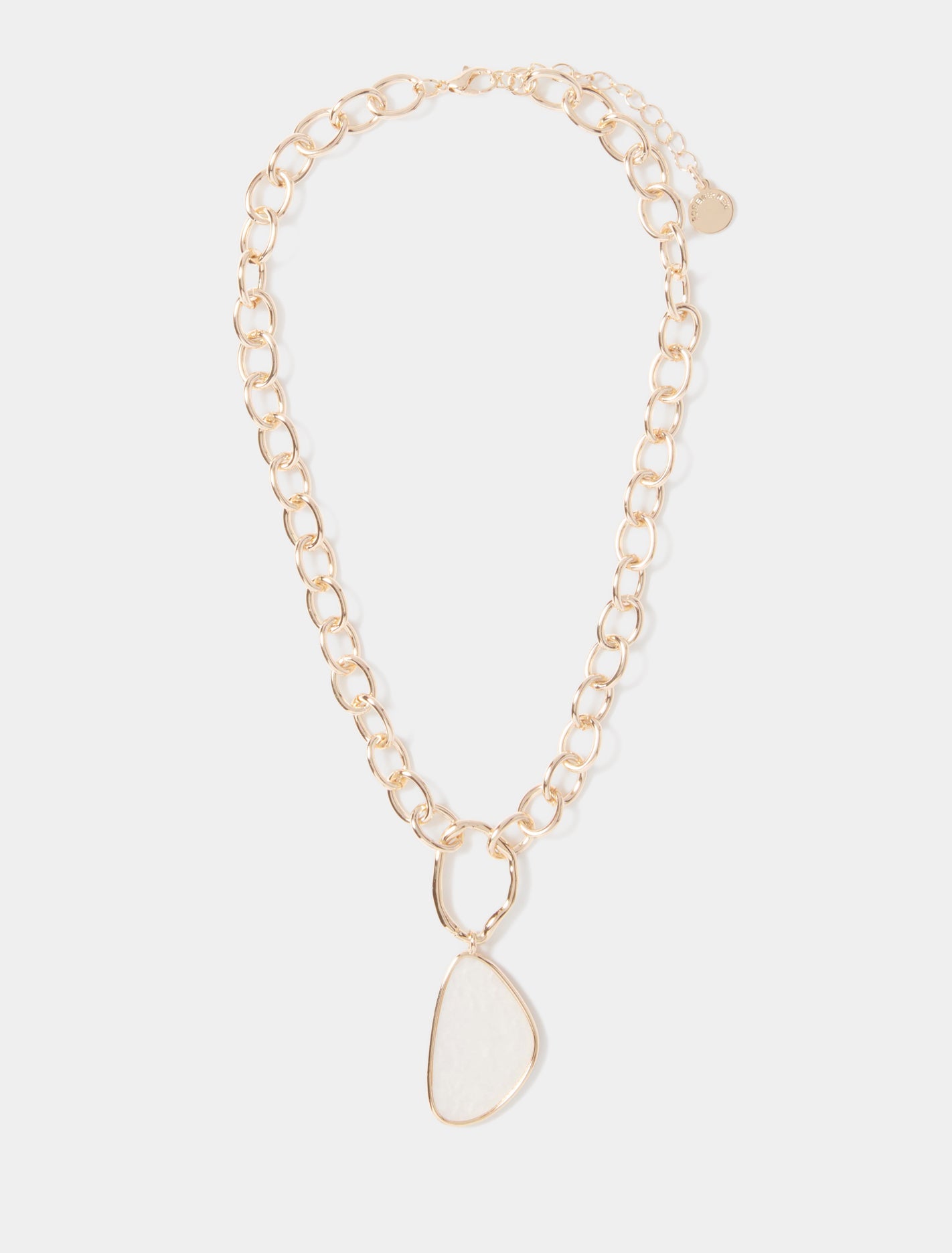 Elka Metal Edge Pendant Necklace Ivory/Gold_mannequin