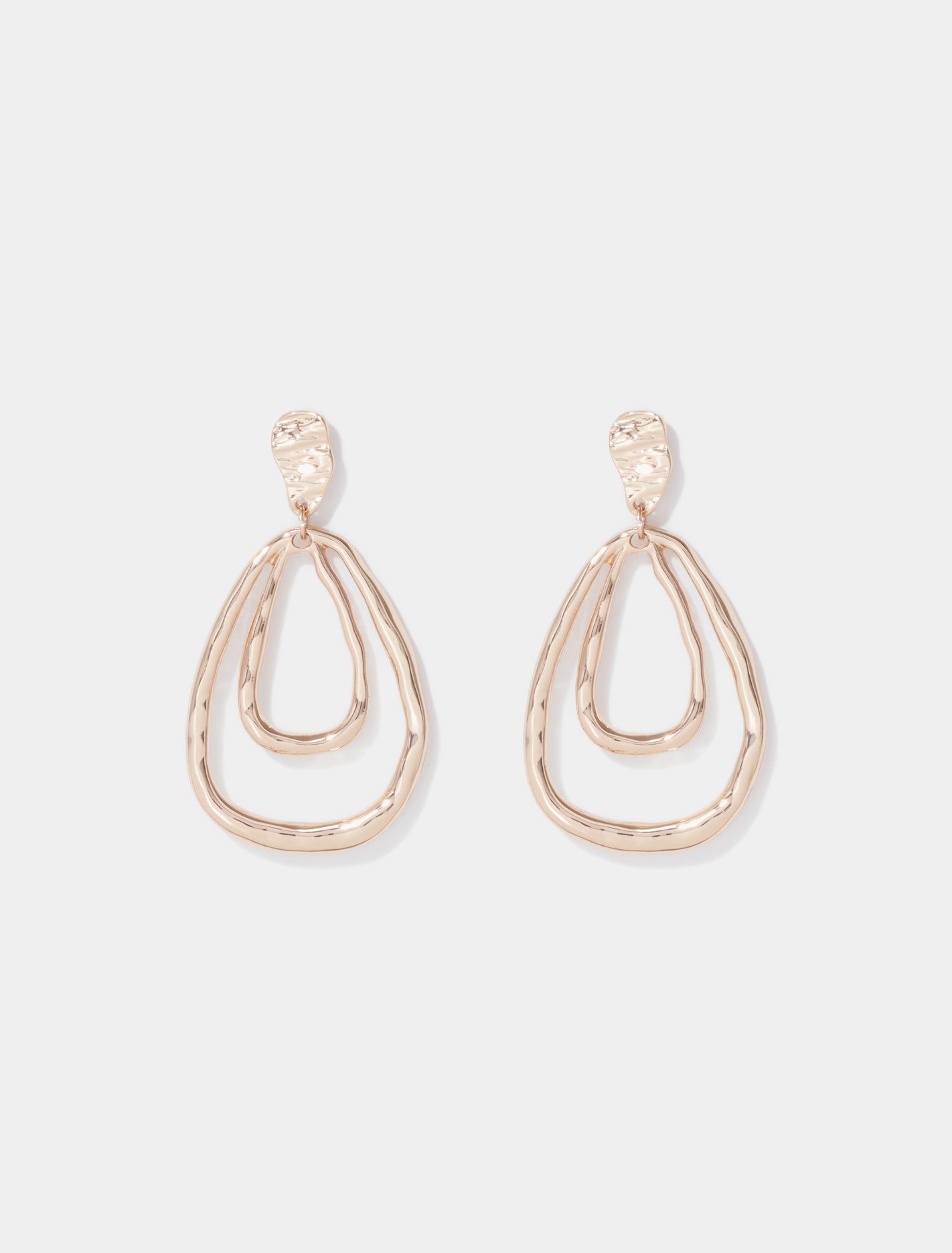 Tyra Texture Loop Earring Gold_mannequin