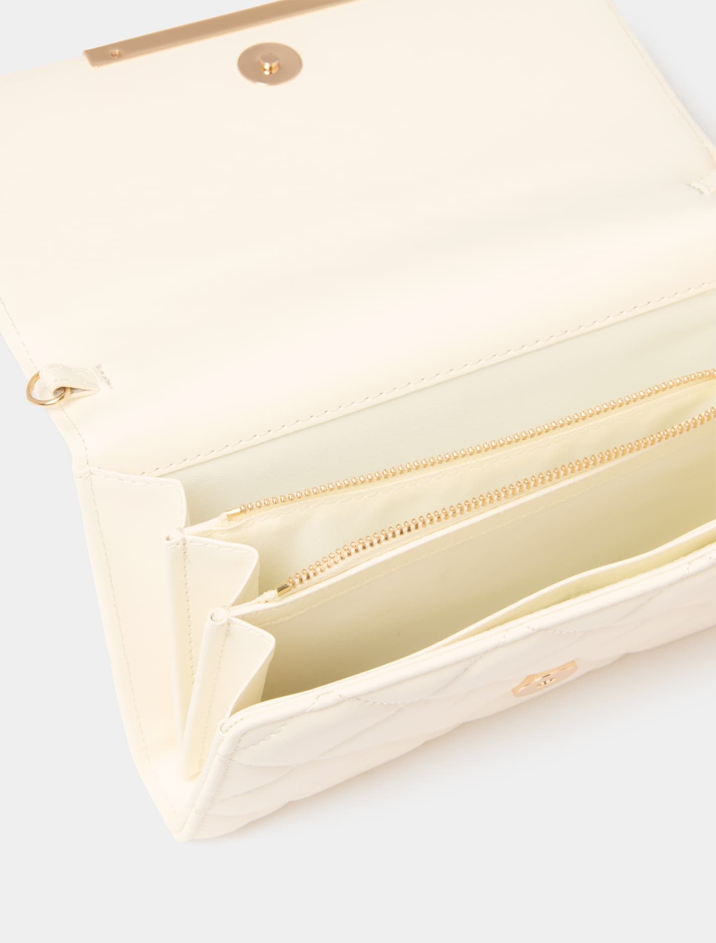 Mae Quilted Crossbody Bag Ivory_mannequin