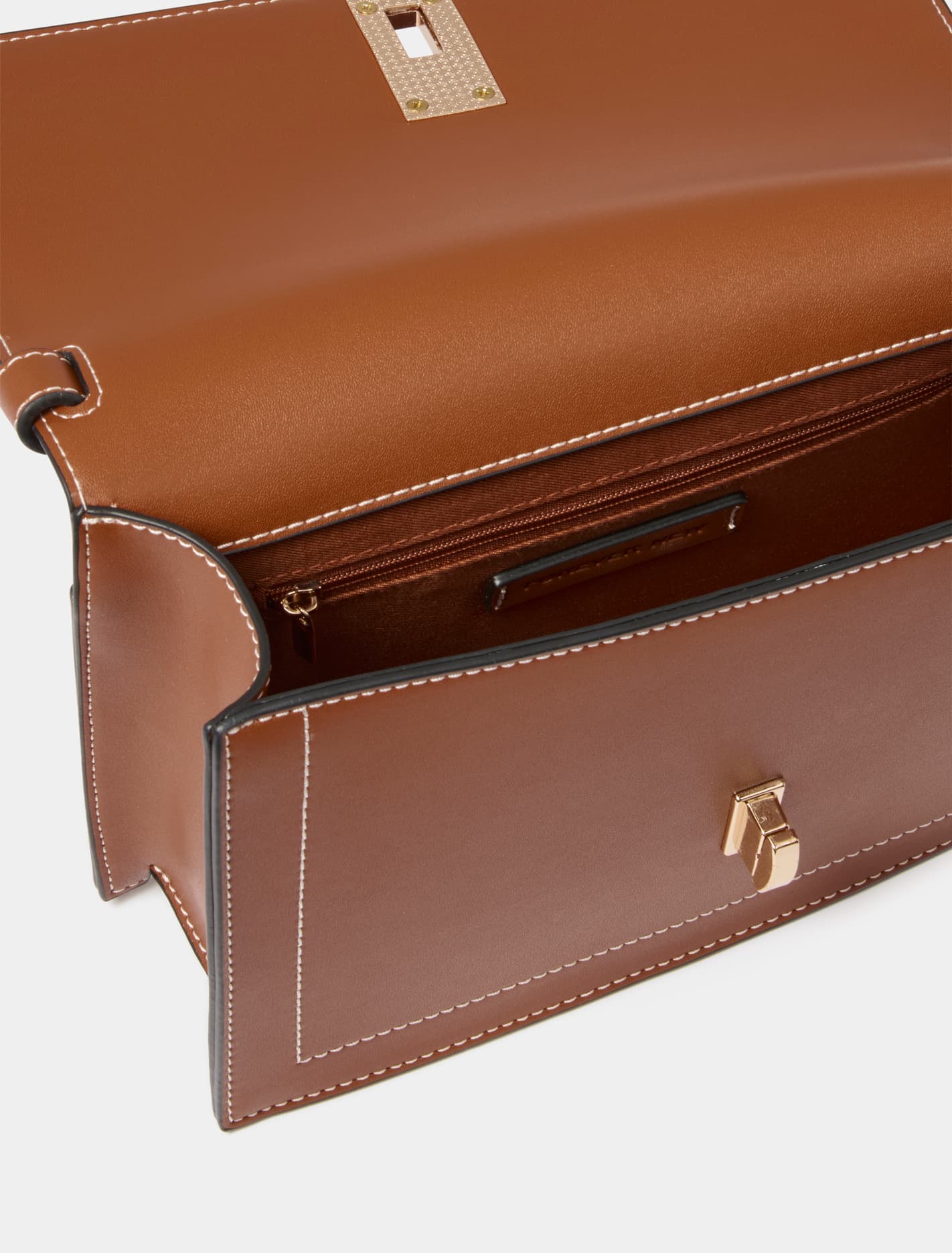 Whitney Stitch Shoulder Bag Tan_mannequin