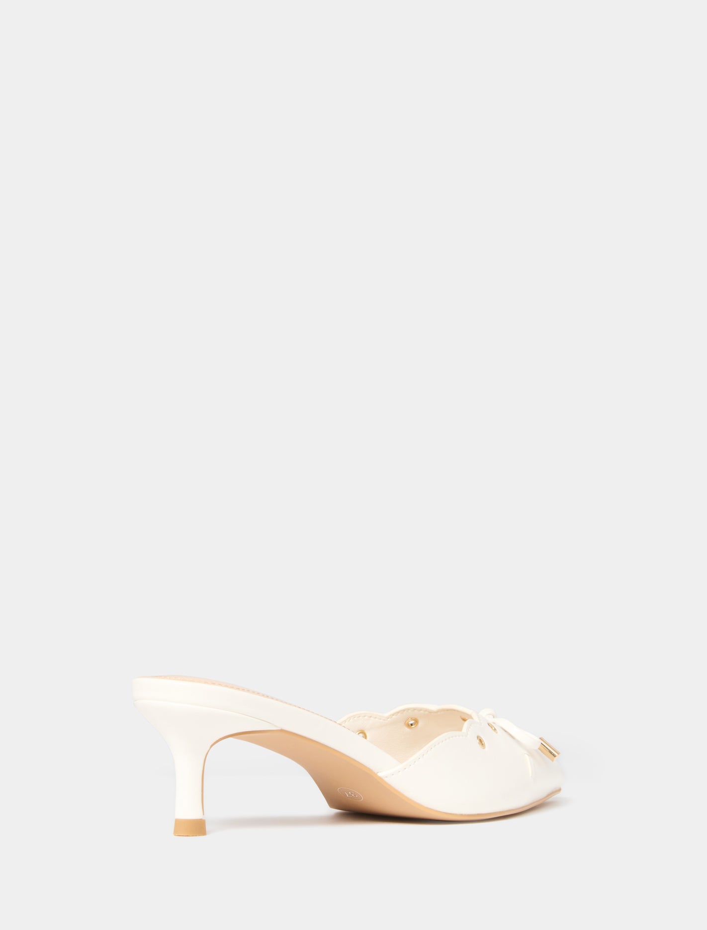 Marci Scalloped Mule White_mannequin