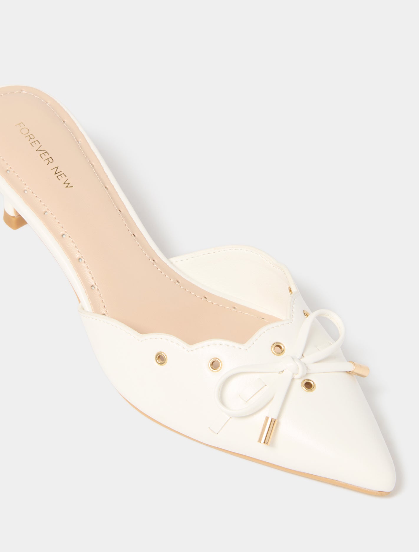 Marci Scalloped Mule White_mannequin