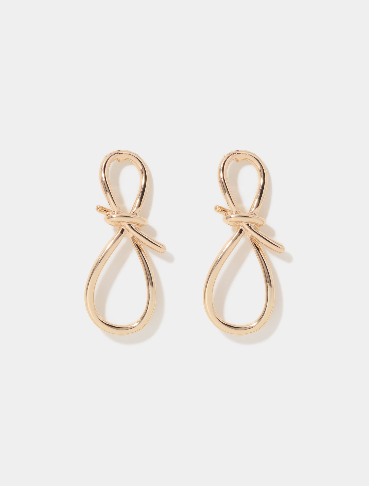 Lainey Loop Knot Earring Gold_mannequin