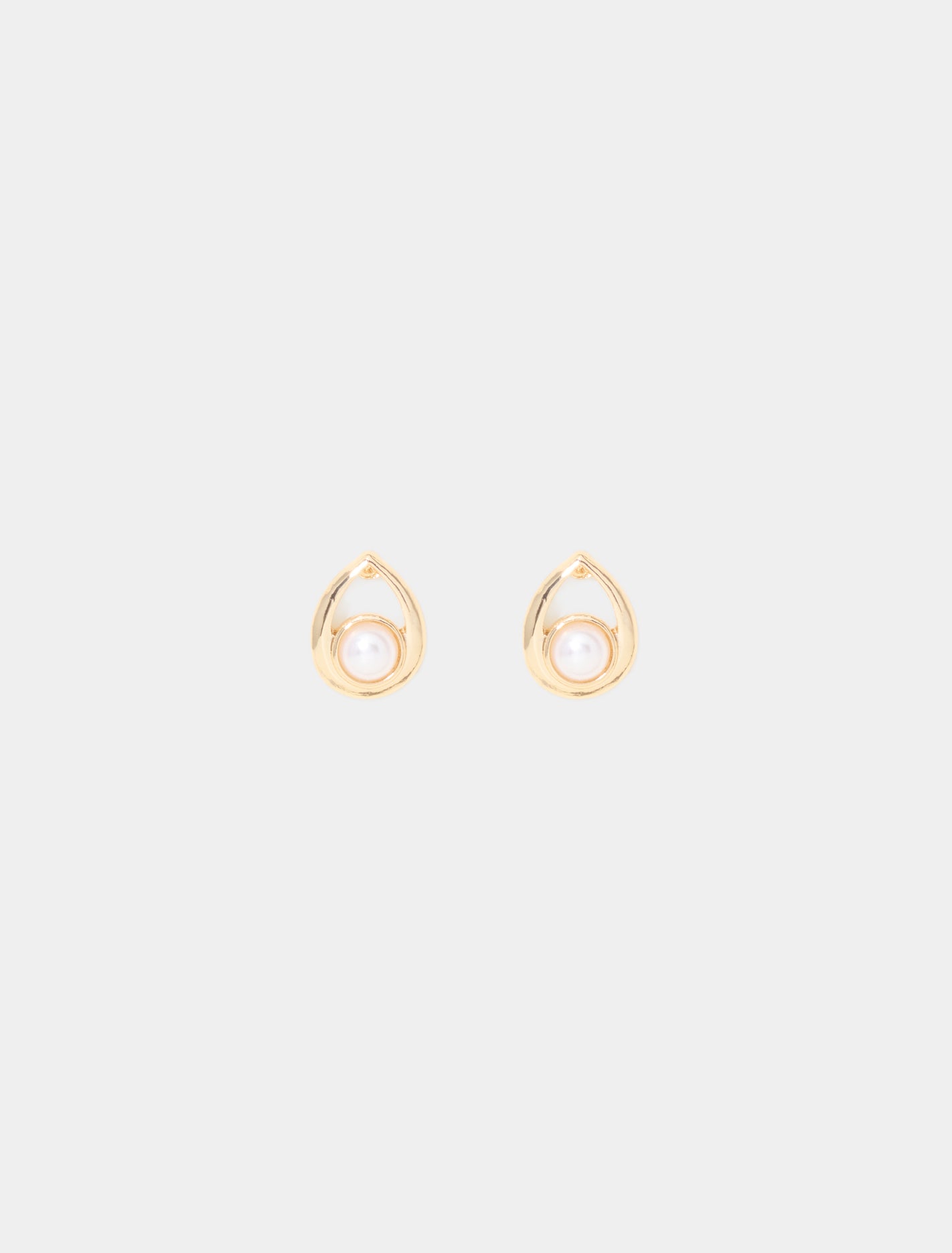 Sanchia Small Pearl Teardrop Pearl/Gold_mannequin