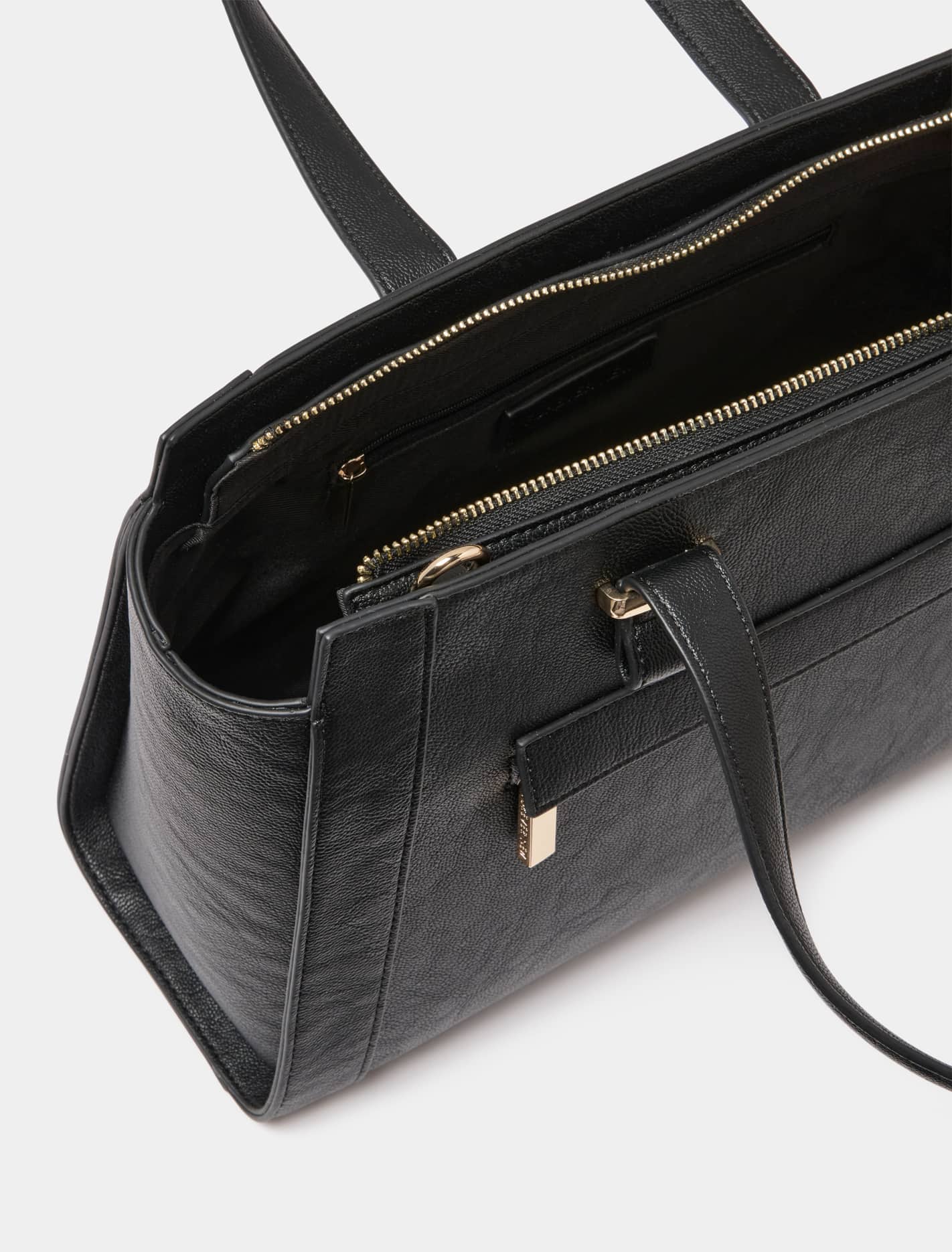 Larissa Medium Tote Black_mannequin