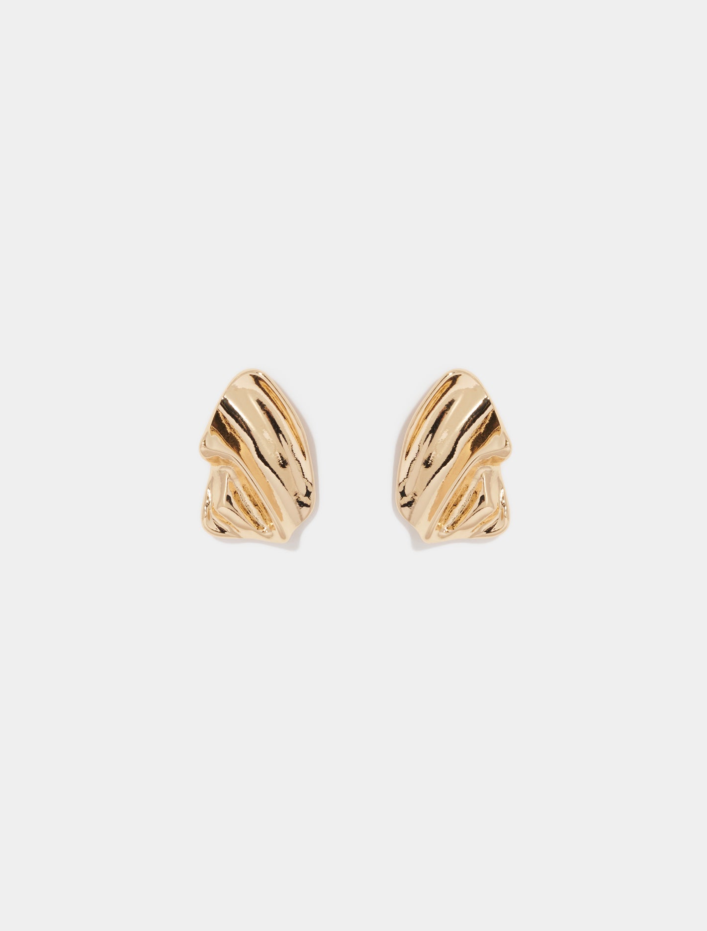 Cora Pleat Earring Gold_mannequin