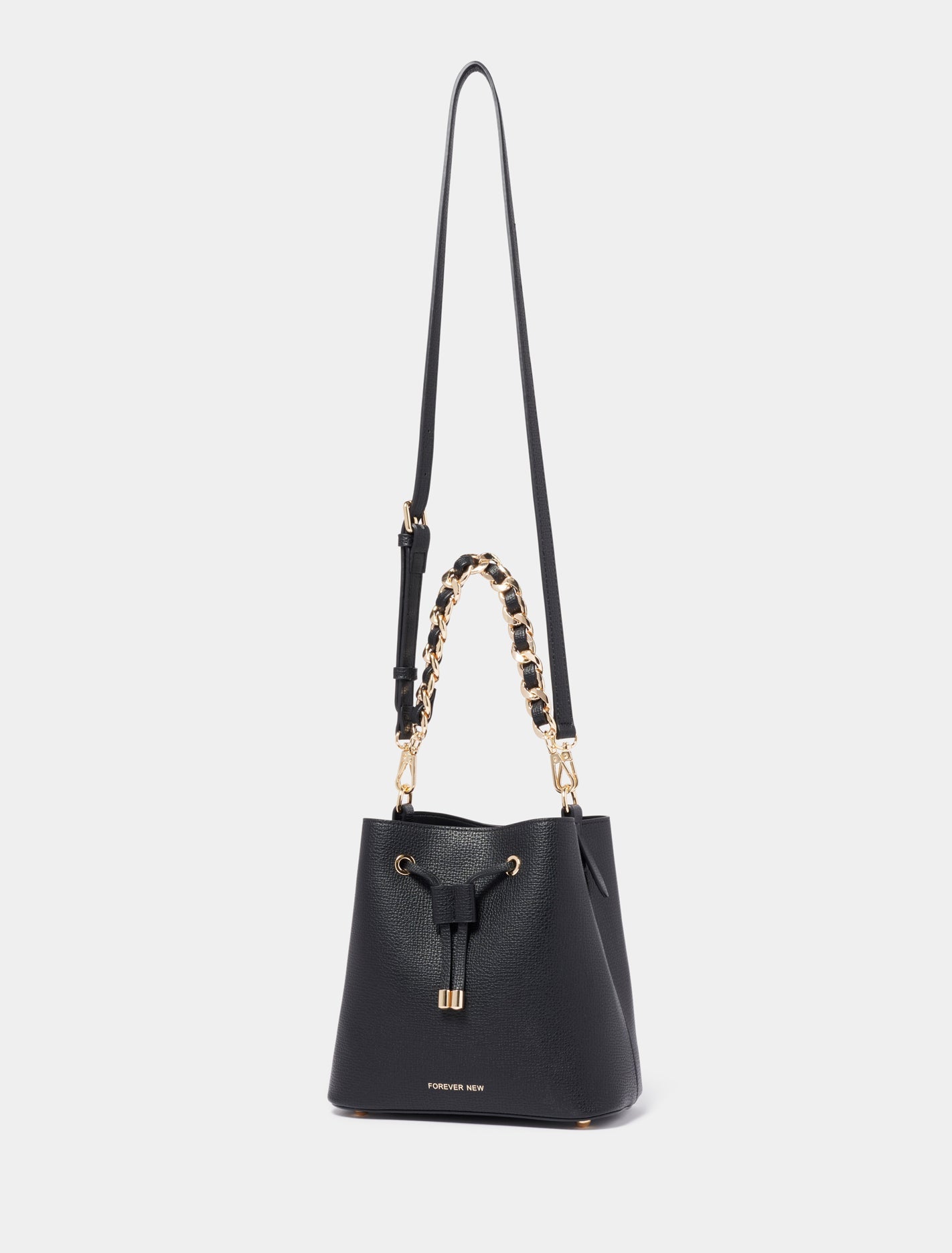 Sawyer Small Bucket Bag Black_mannequin
