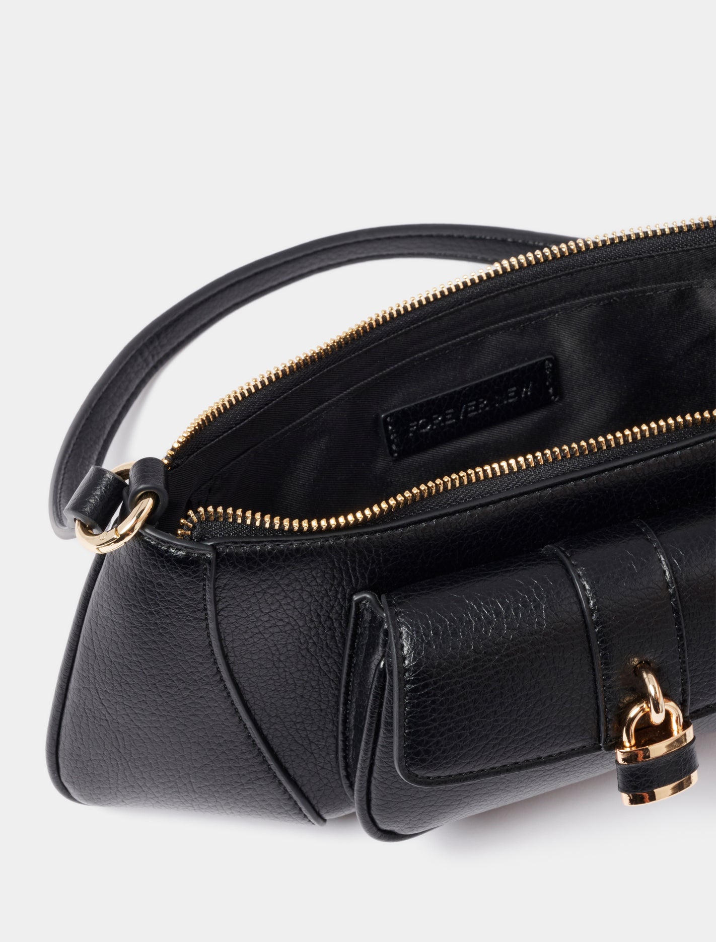 Verity Lock Shoulder Bag Black_mannequin
