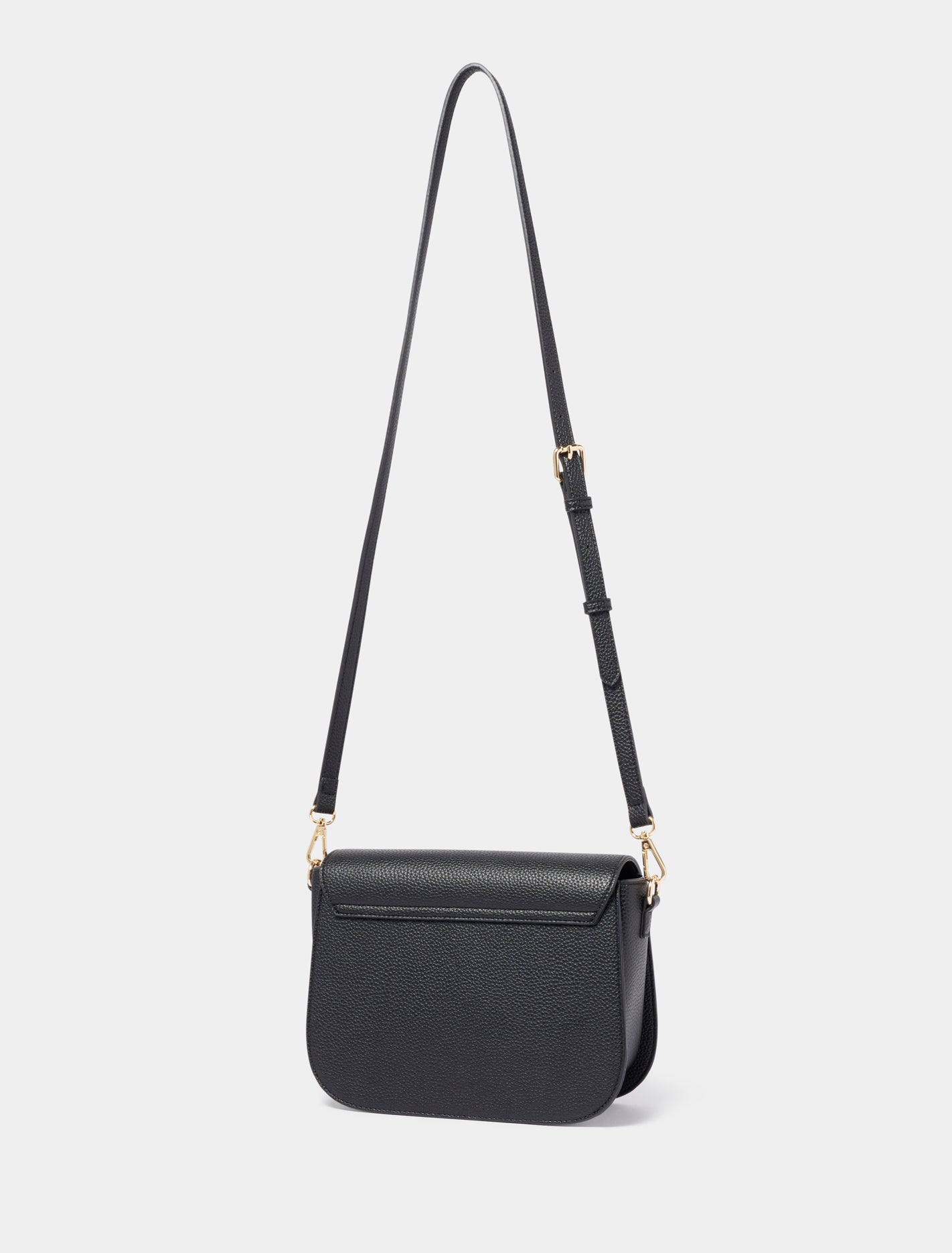 Bel Buckle Crossbody Bag Black_mannequin