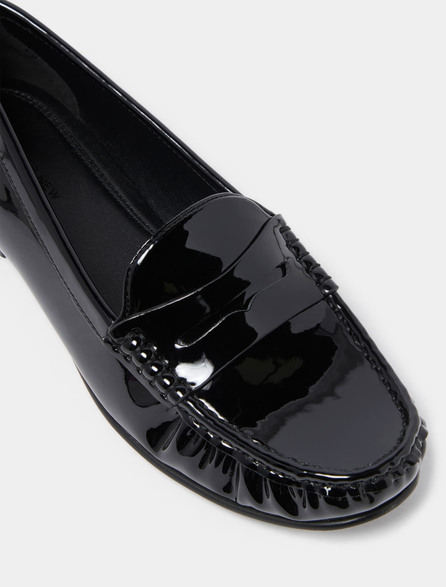 Pheobe Penny Moc Flat Loafers Black_mannequin