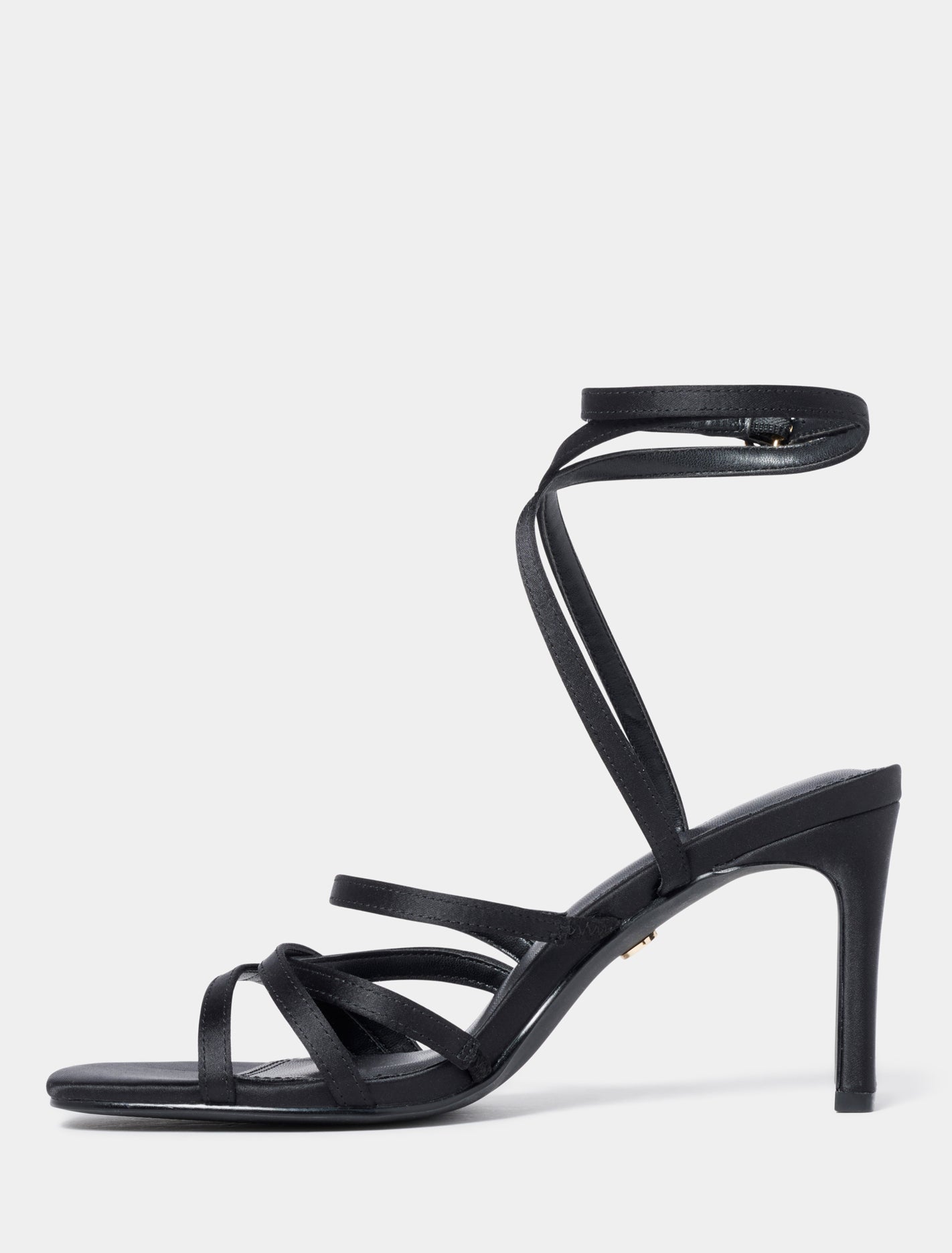 Alexis Strappy Sandal Heels Black_mannequin