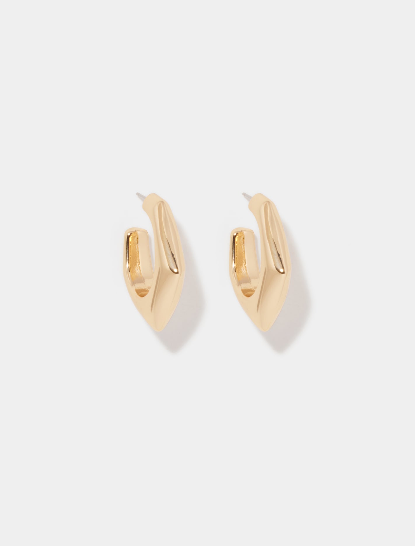 Eli Edge Hoop Earrings Gold_mannequin