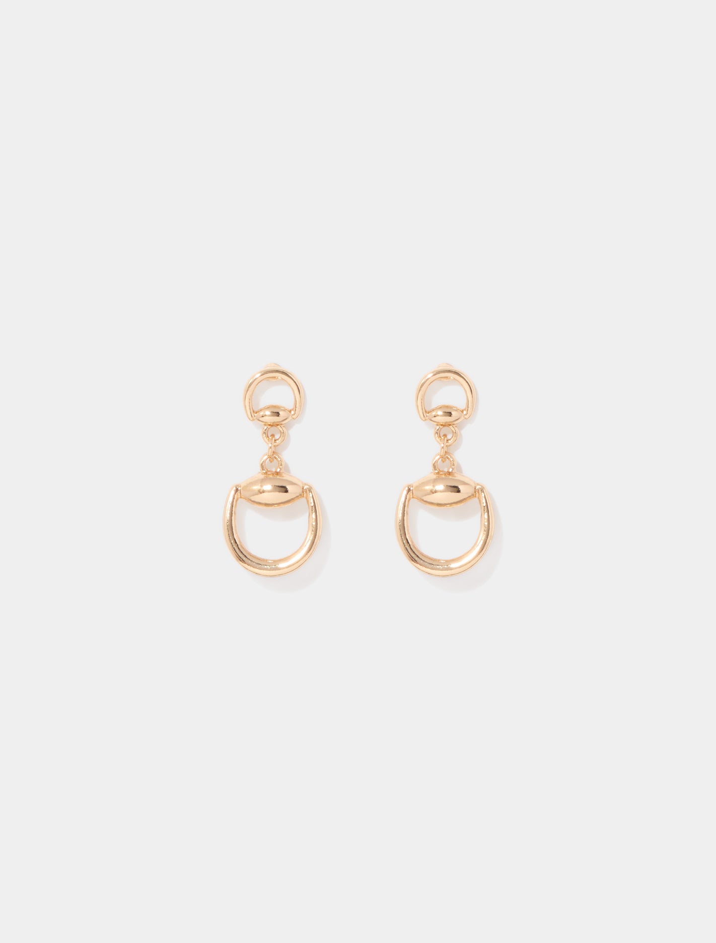 Saddler Snaffle Earrings Gold_mannequin