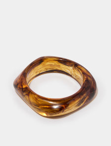 Signature Helly Statement Bangle Brown_mannequin