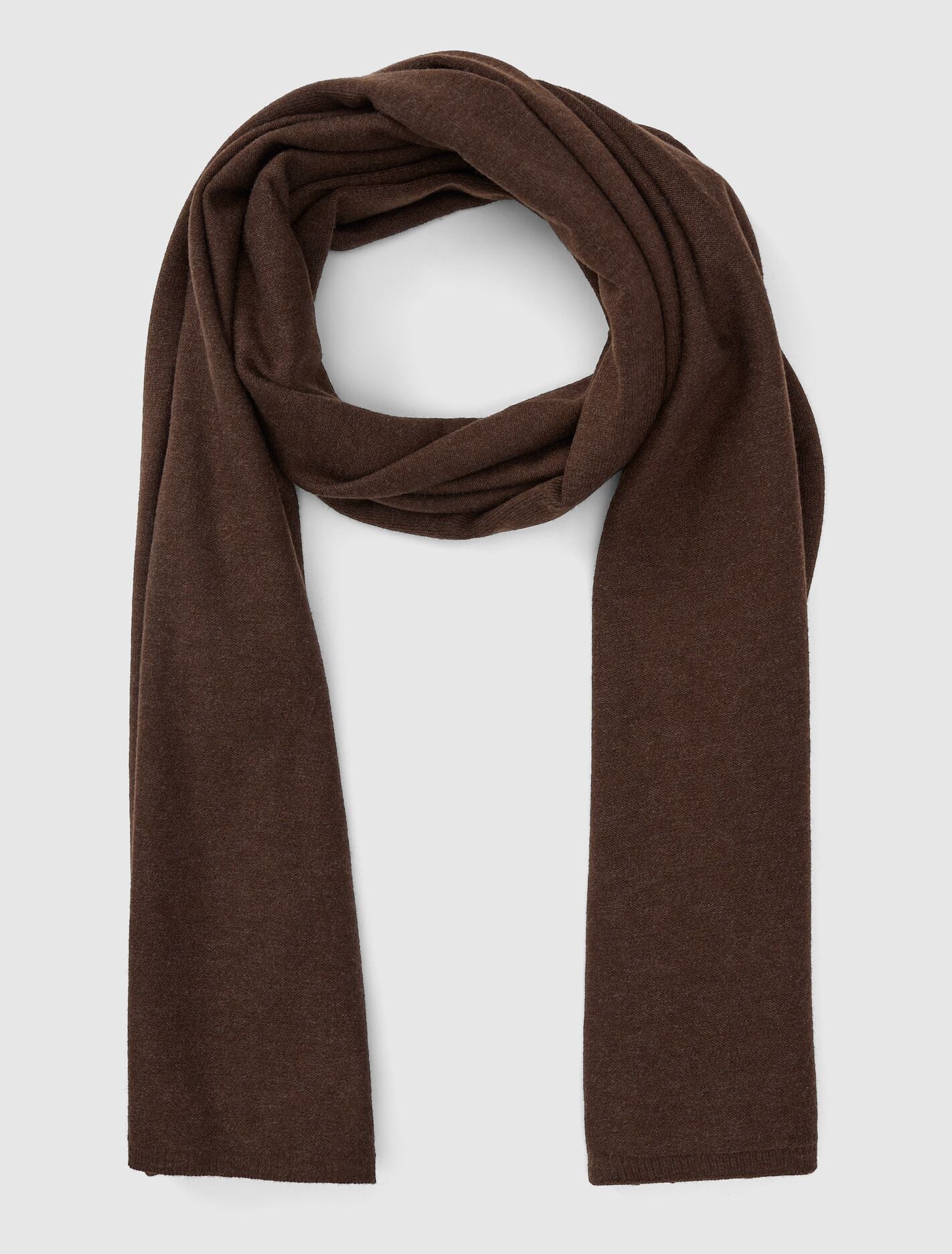 Isabella Shawl Scarf Chocolate_mannequin