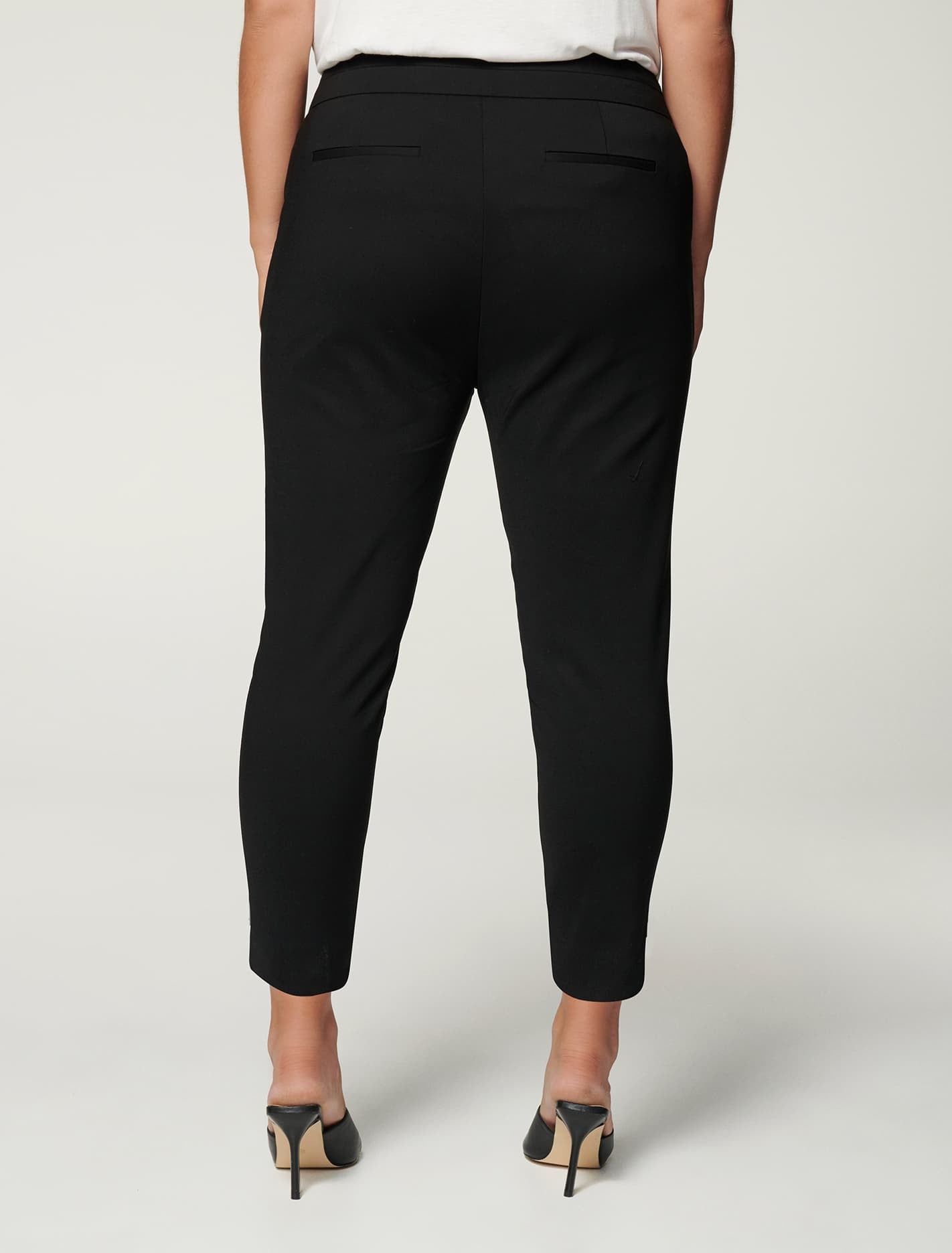 Audrey Curve High-Waist Cropped Pants Black