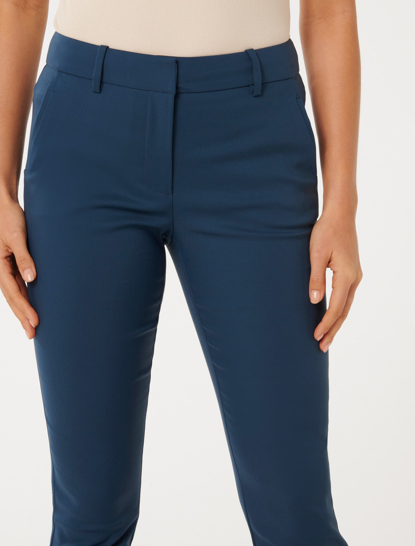 Grace 7/8th Slim Pants Winter Blue Suit