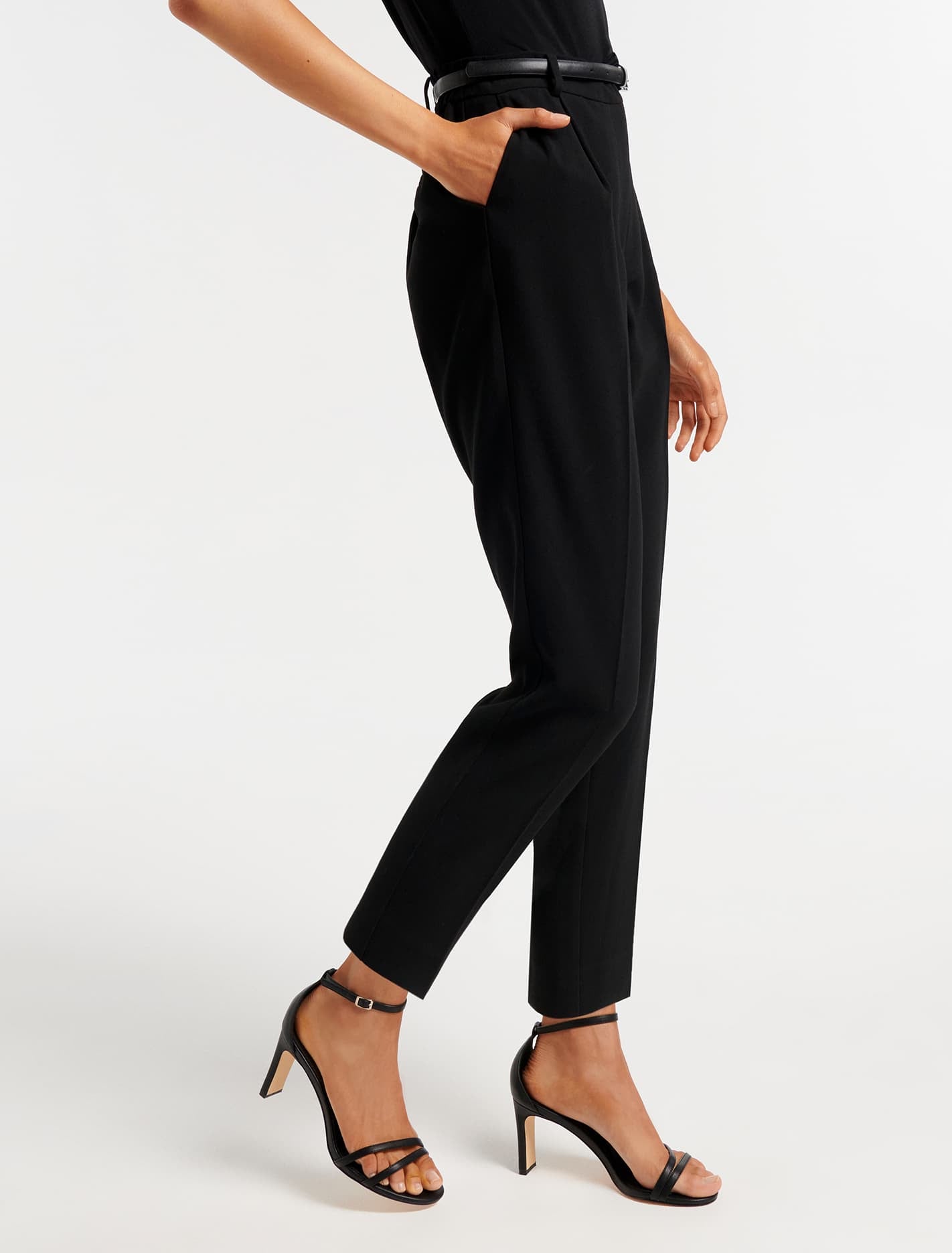 Carmen Petite Belted Tapered Pants Black