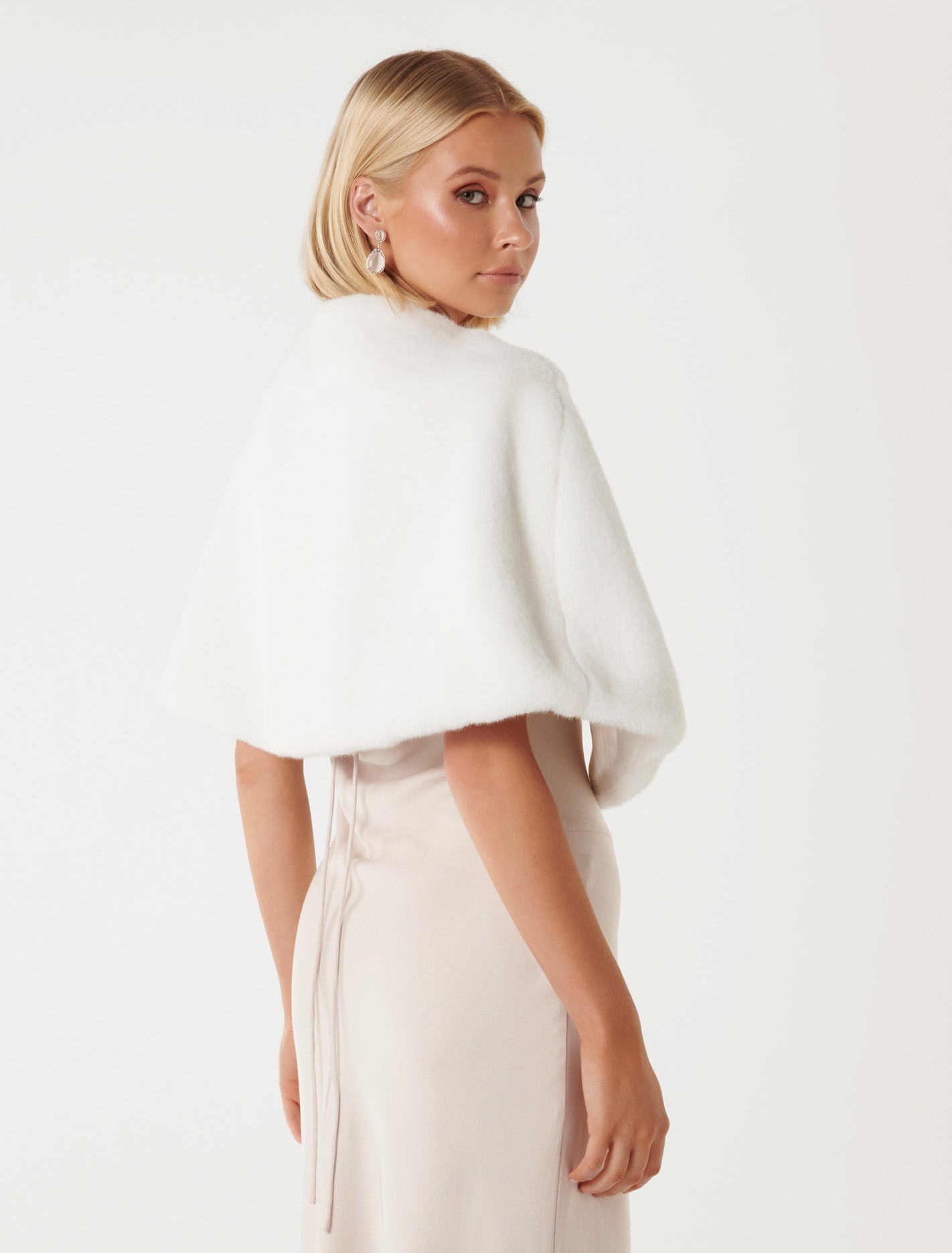 Clarissa Faux Fur Capelet Porcelain