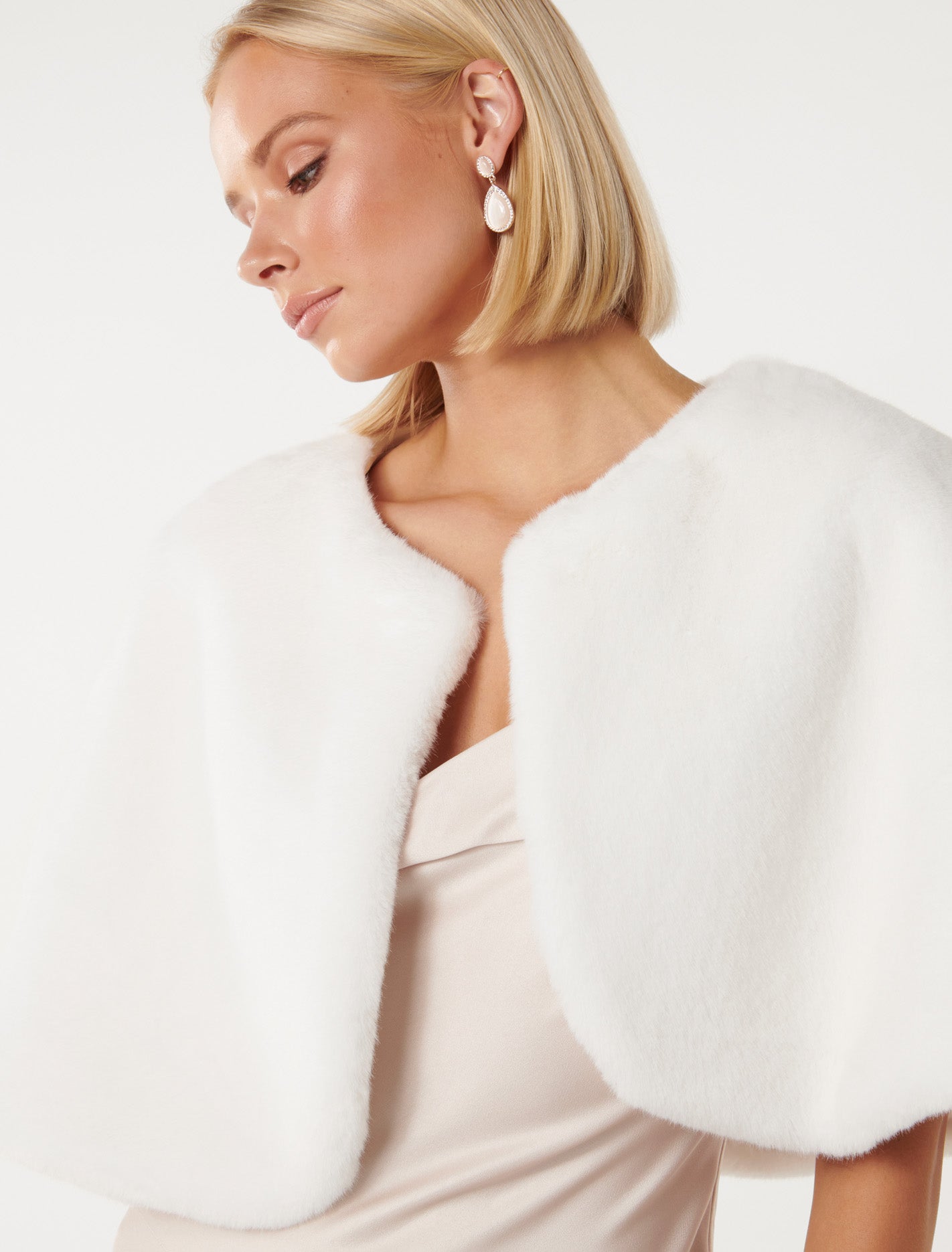 Clarissa Faux Fur Capelet Porcelain
