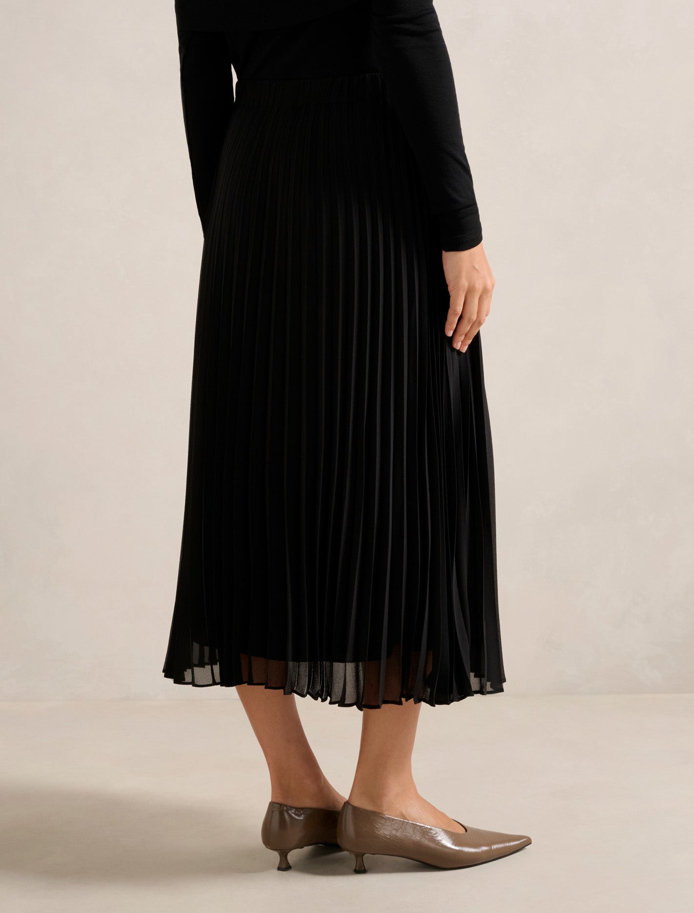 Hailee Pleated Skirt Black